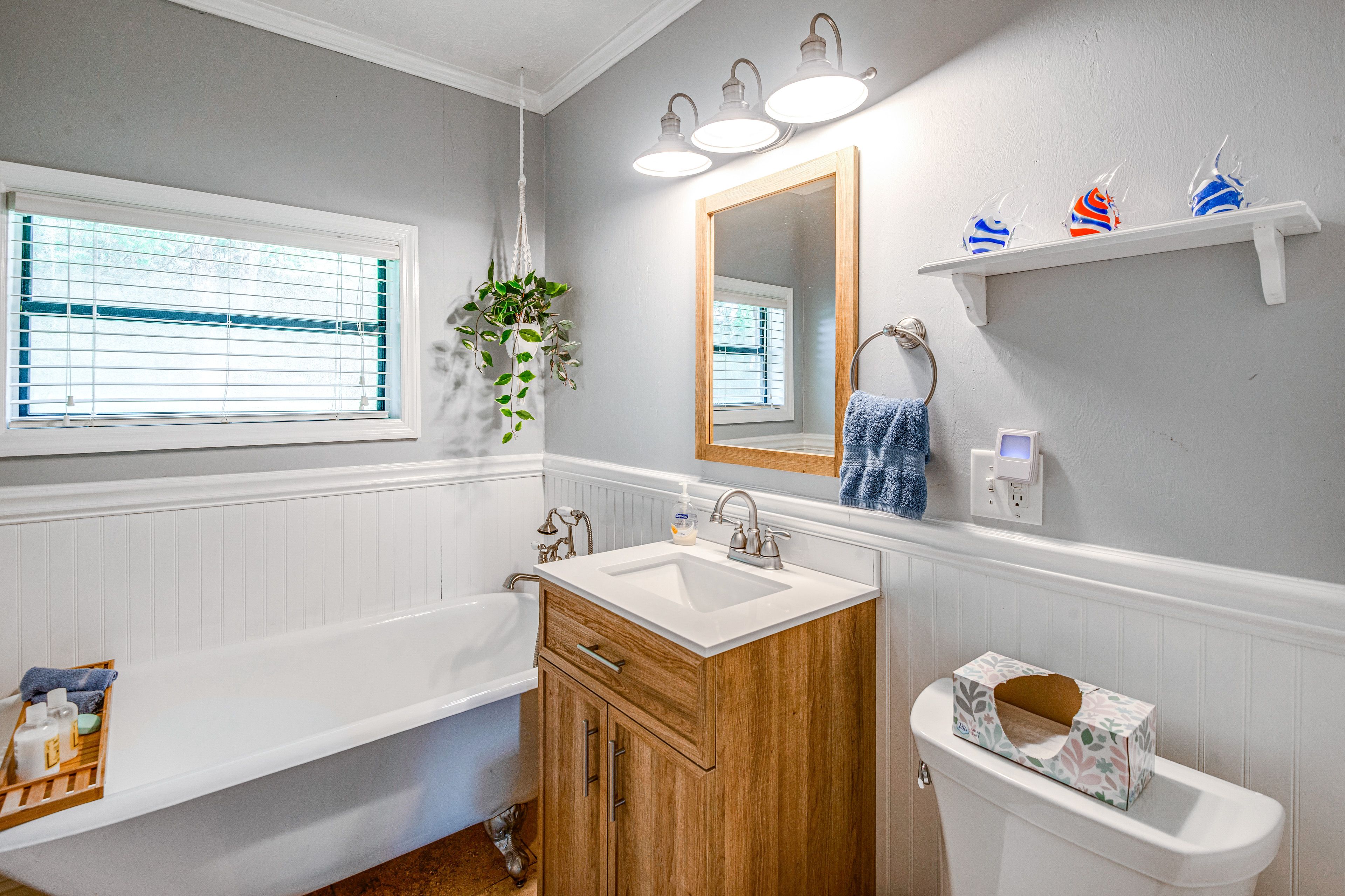 Full Bathroom