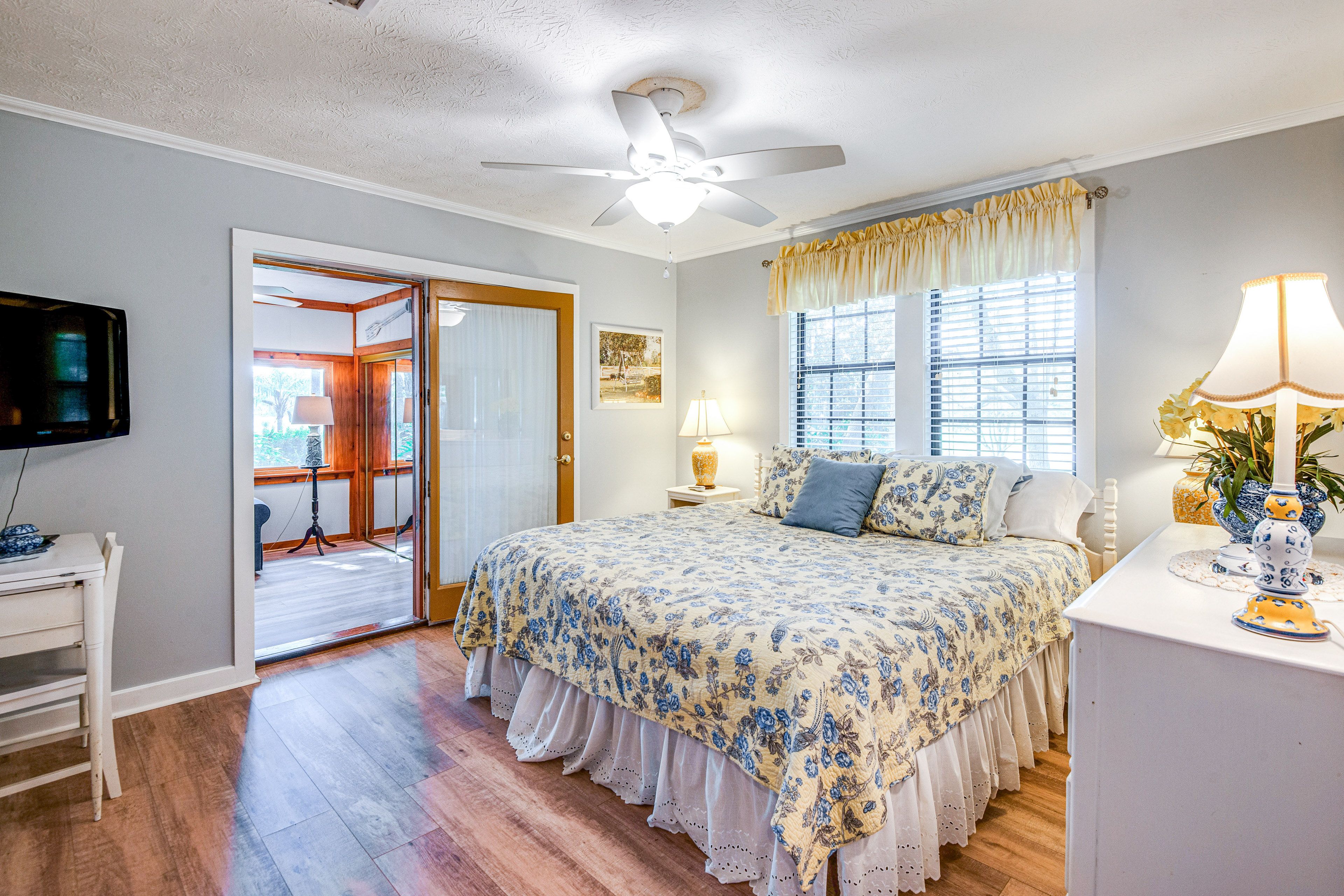 Bedroom 2 | California King Bed