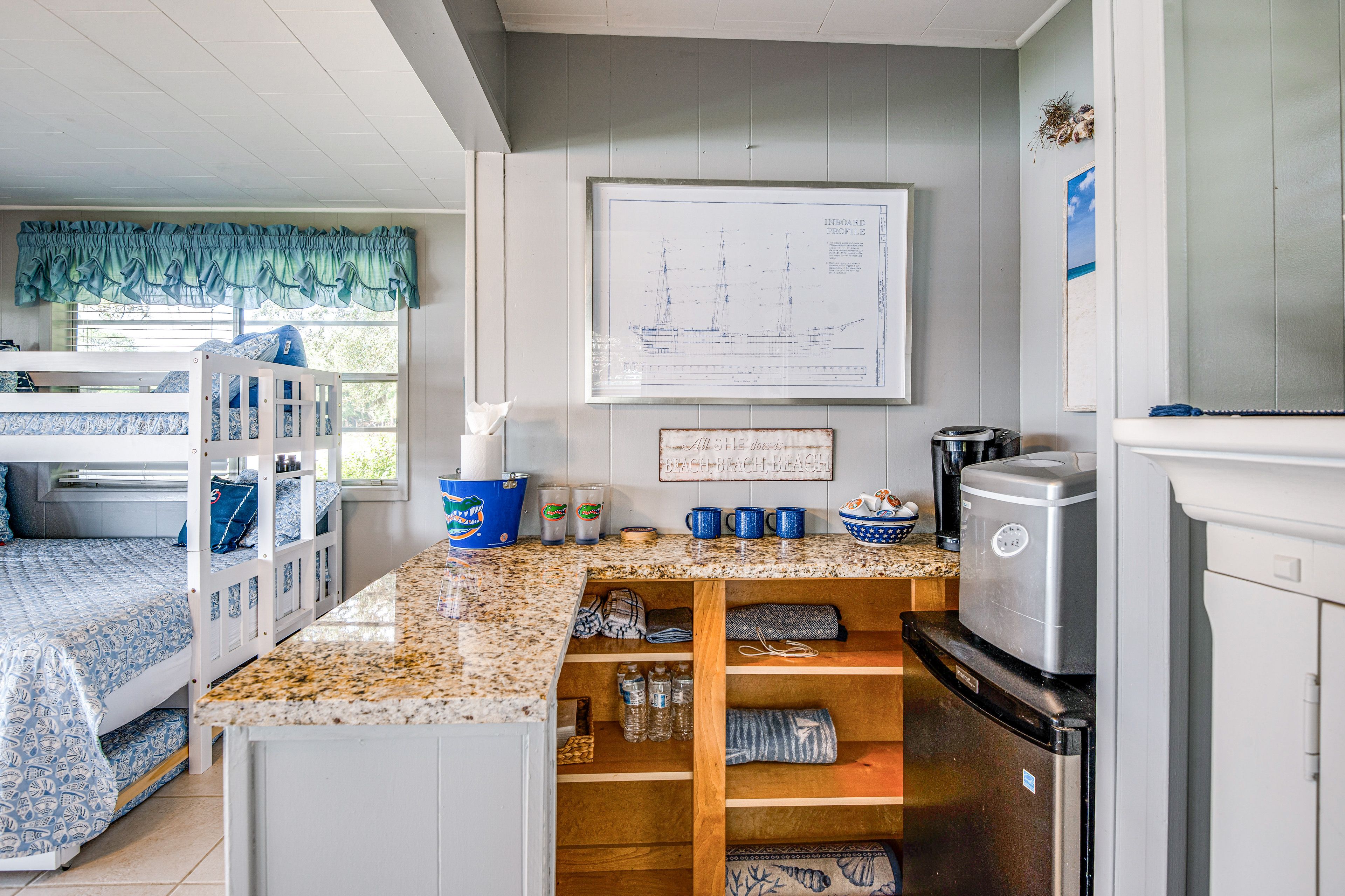 Kitchenette | Keurig Coffee Maker