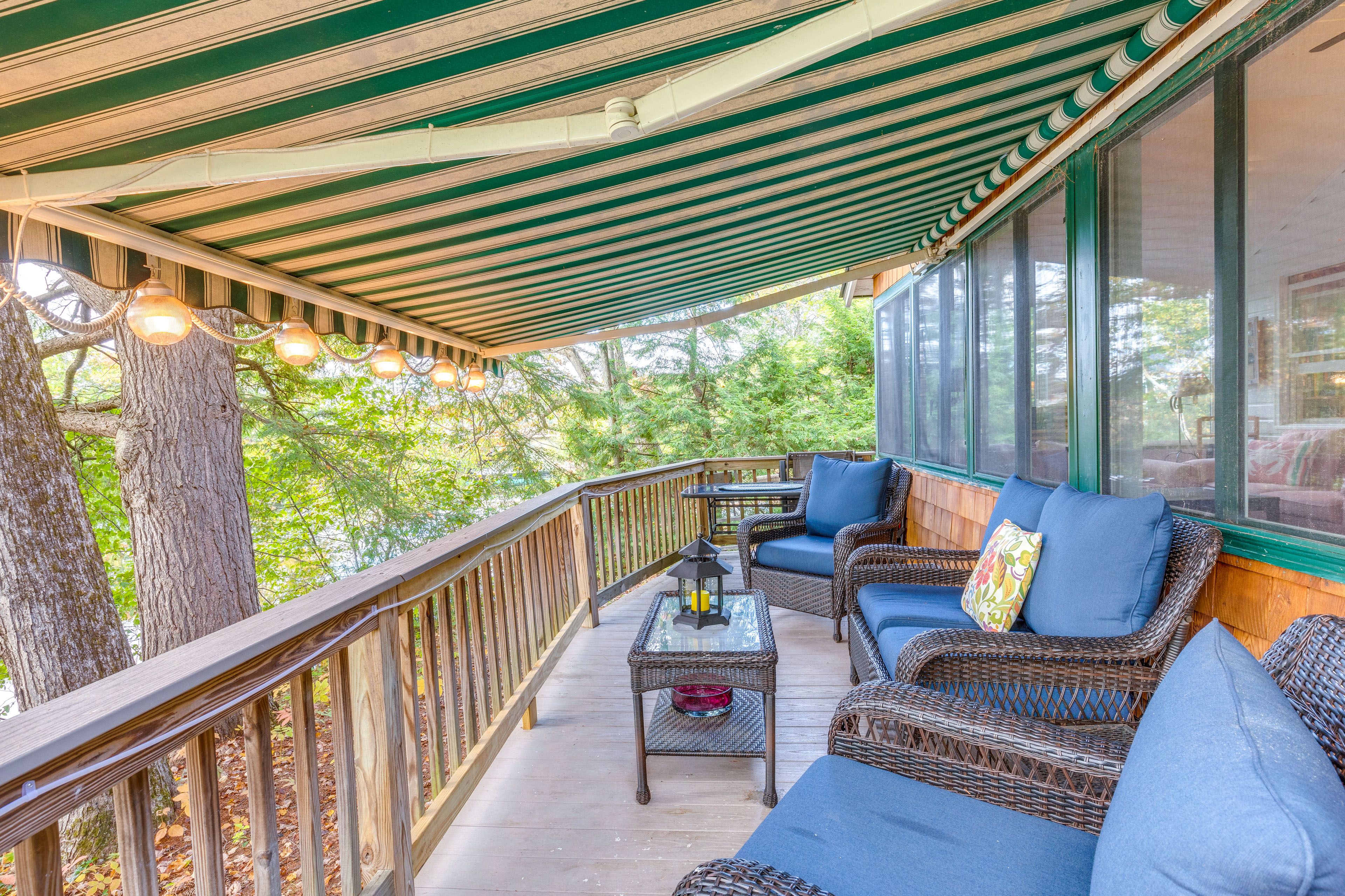 Furnished Deck