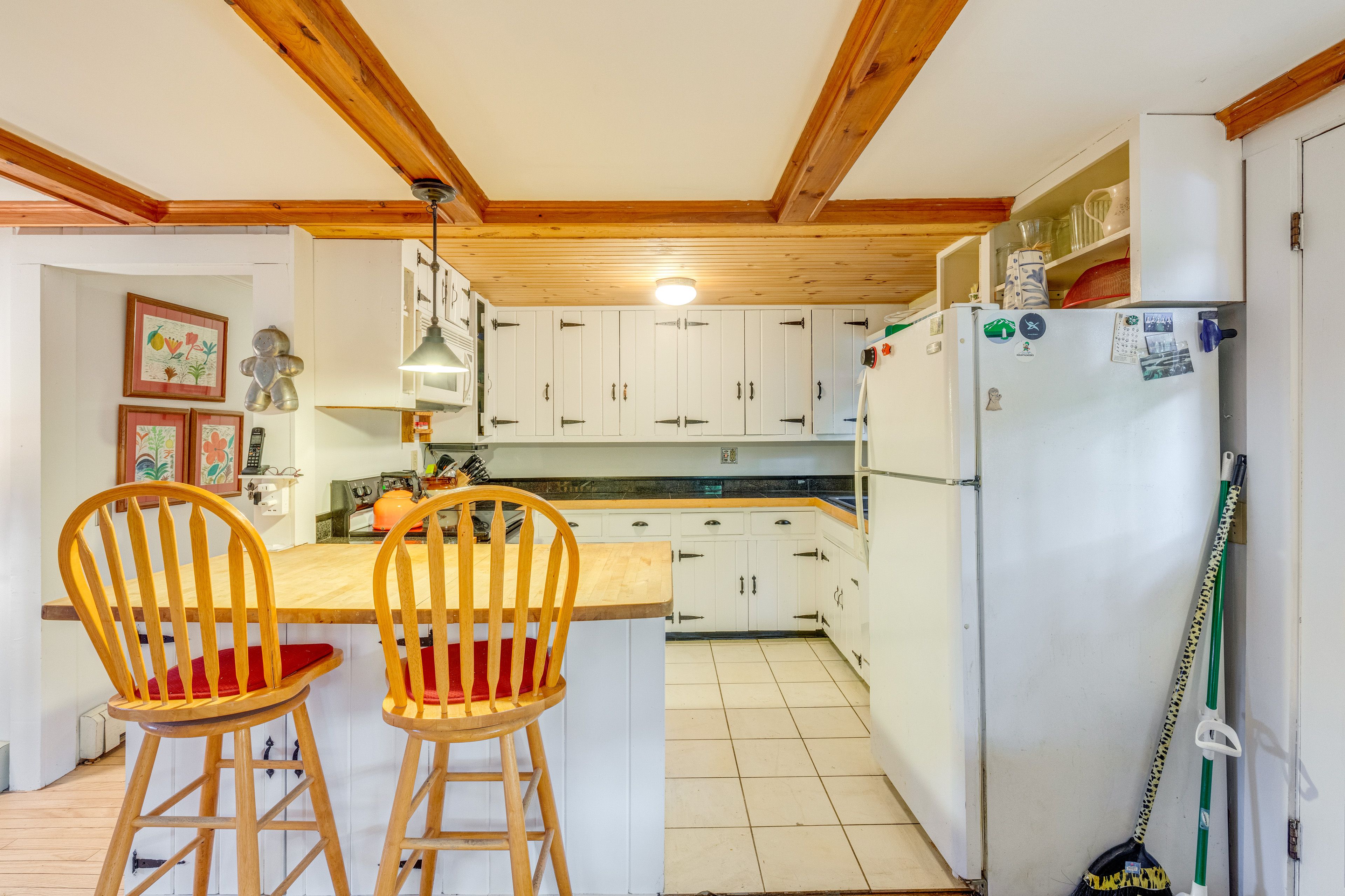 Kitchen | Cooking Basics Supplied | Dishware/Flatware Provided