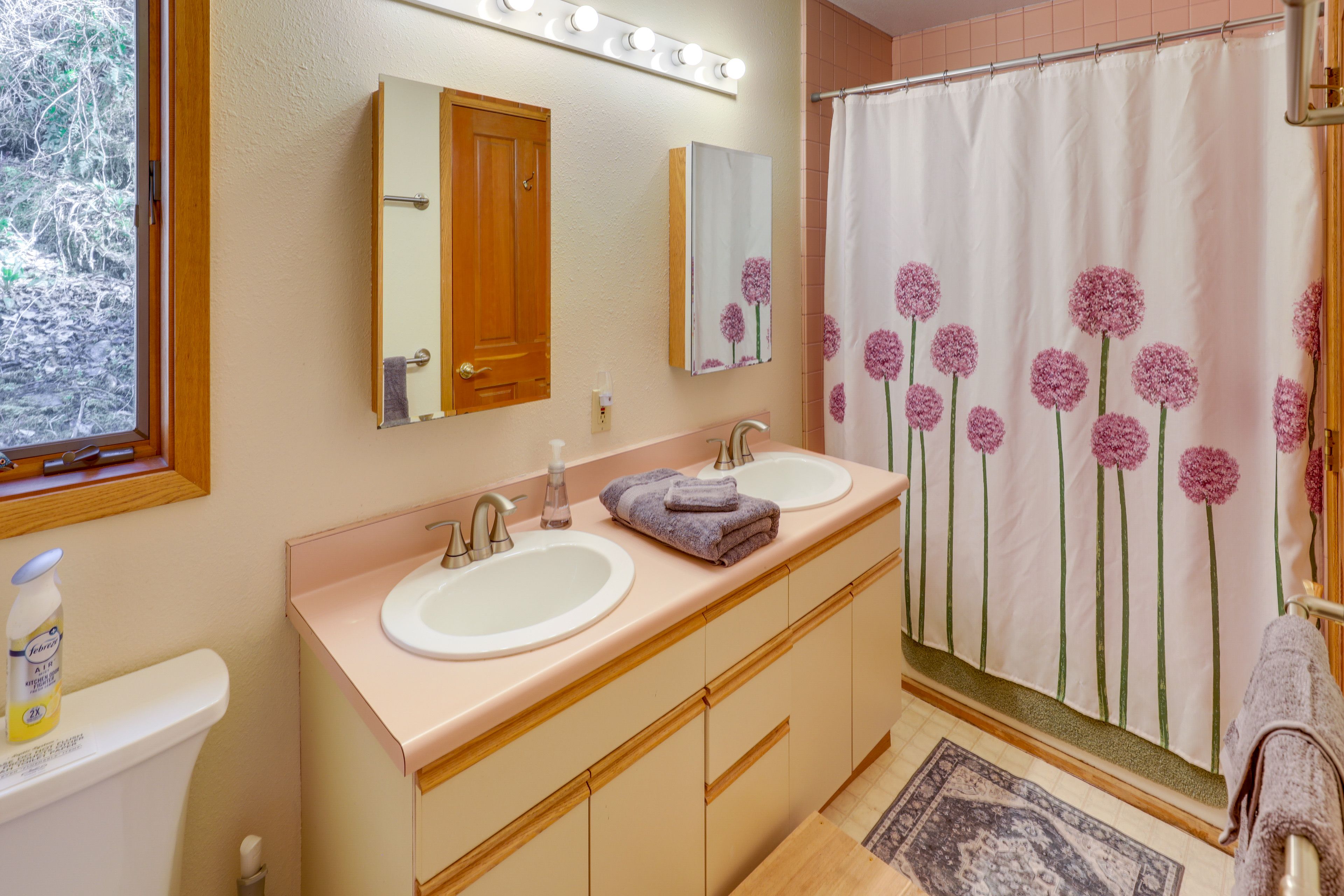 Full Bathroom | Ground Level