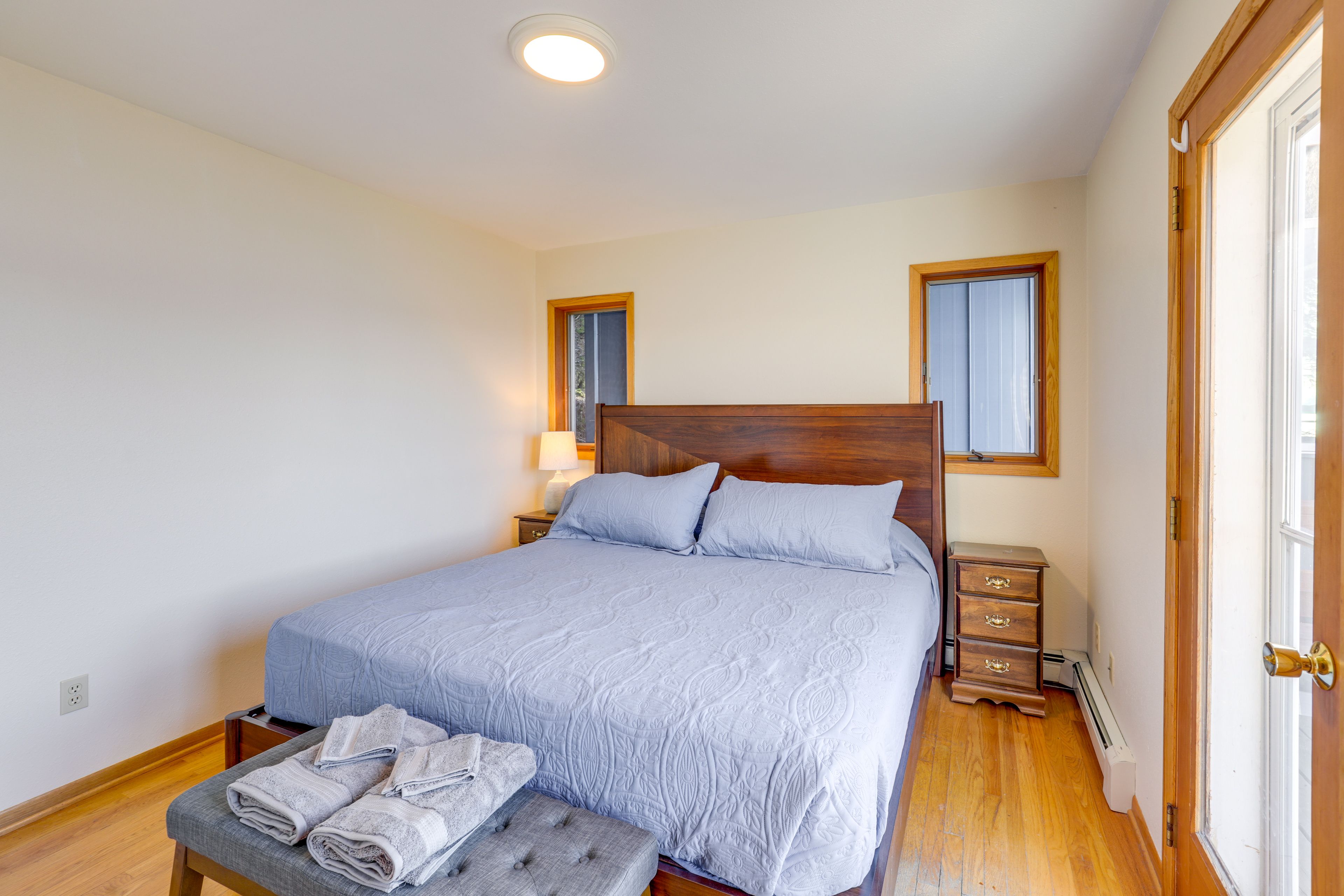 Bedroom 1 | King Bed | Ground Level