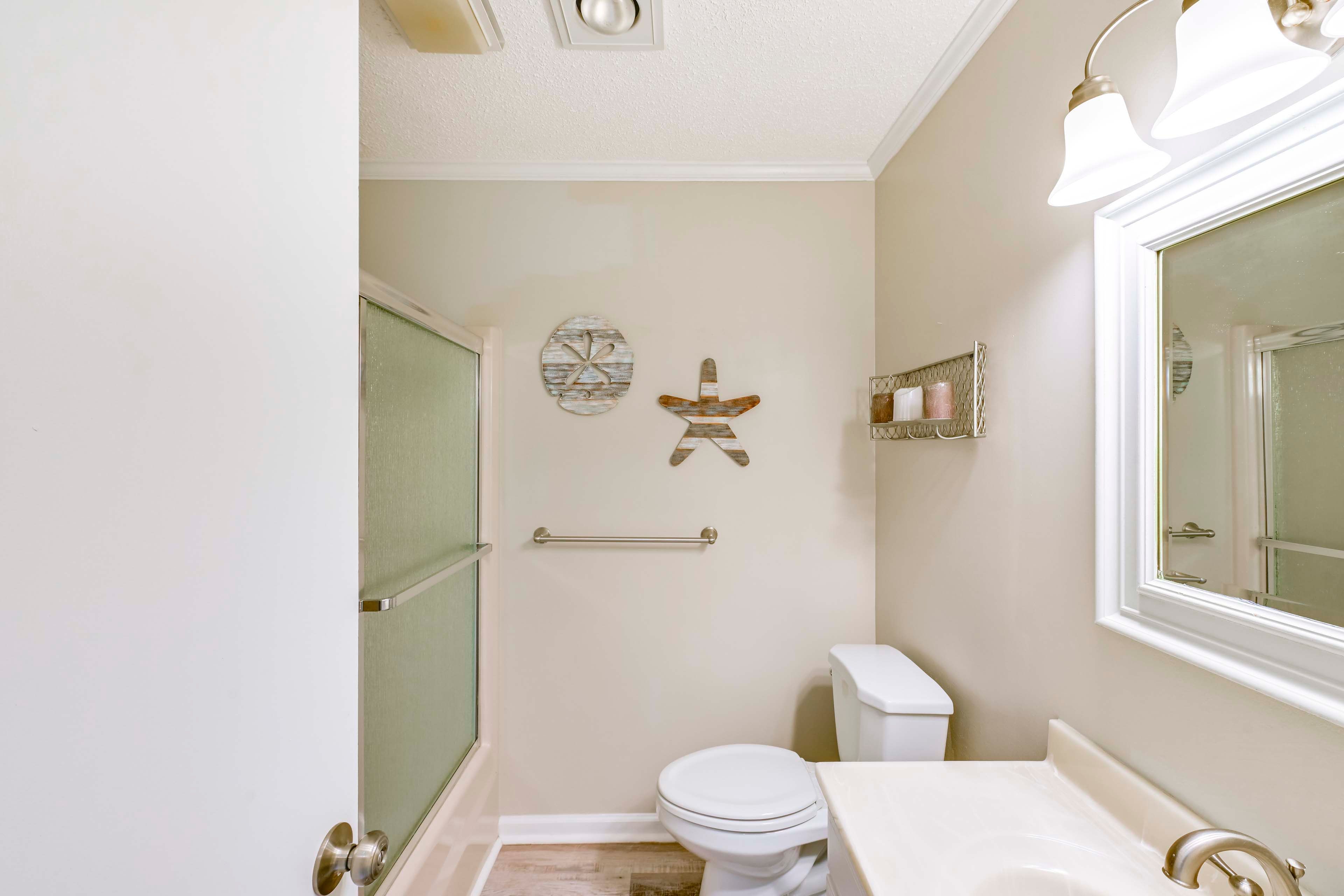 Full Bathroom | 2nd Floor