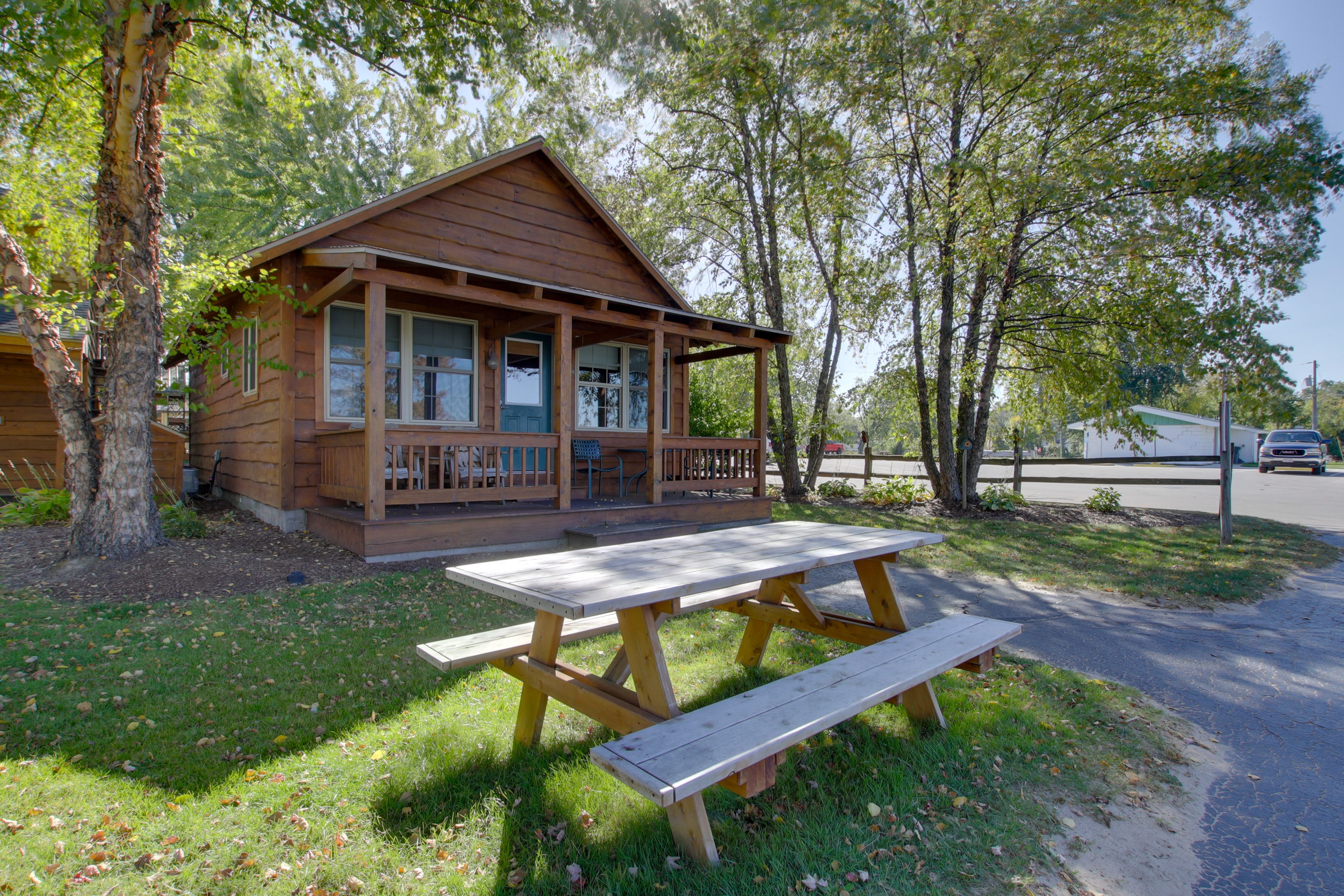 Cecil Vacation Rental | 2BR | 1BA | 680 Sq Ft | 4 Steps to Enter