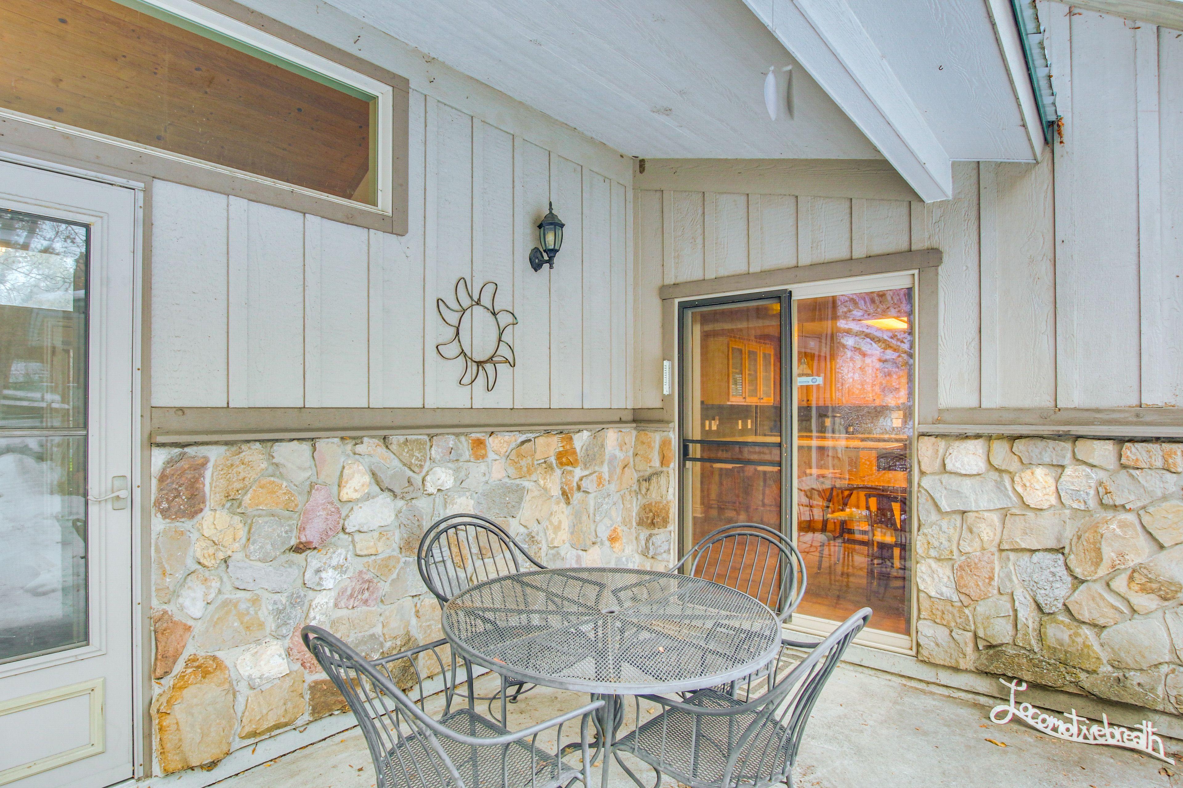 Deck | Outdoor Dining Set