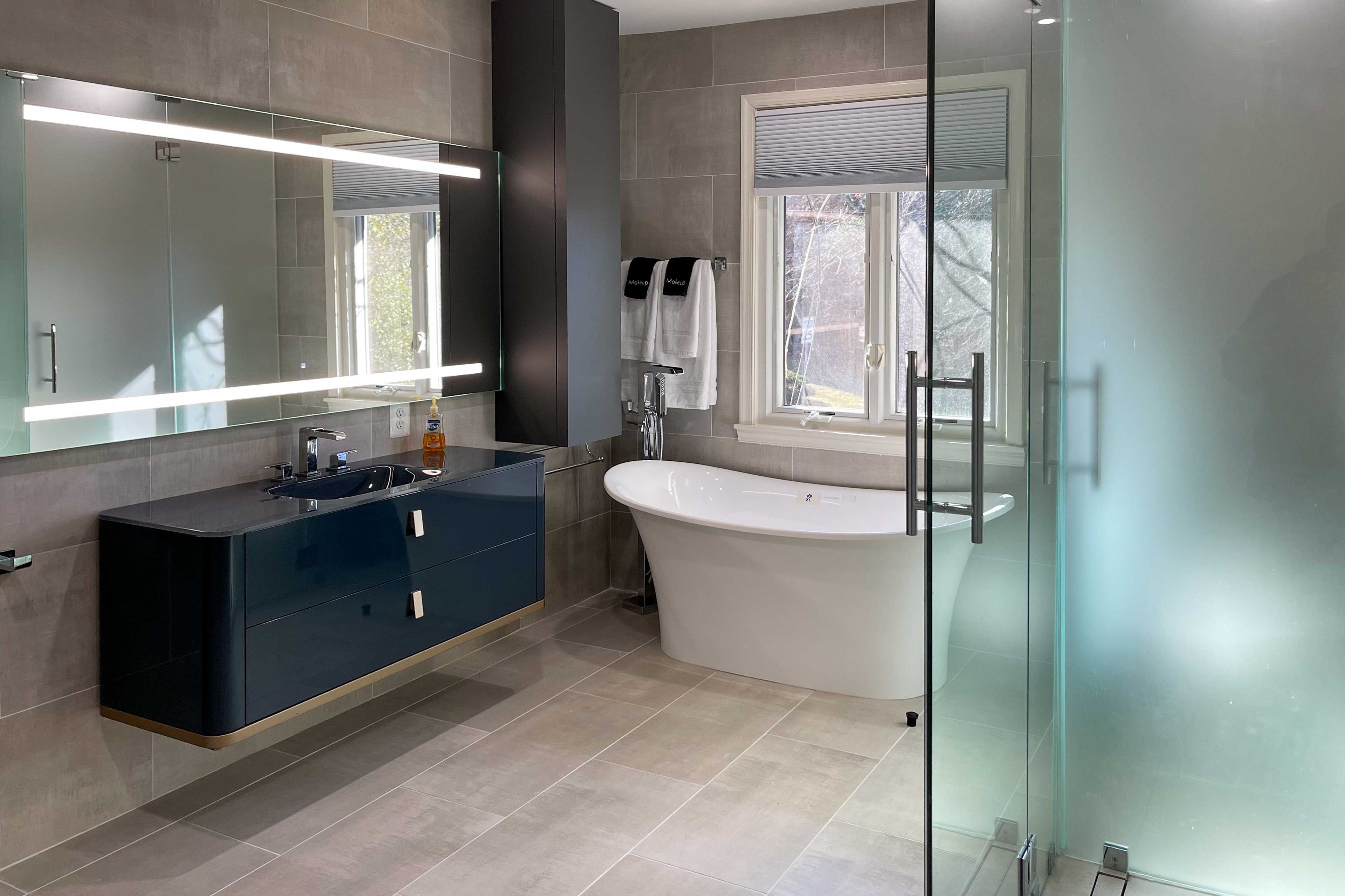 En-Suite Bathroom | Main Level | Steam Shower | Complimentary Toiletries