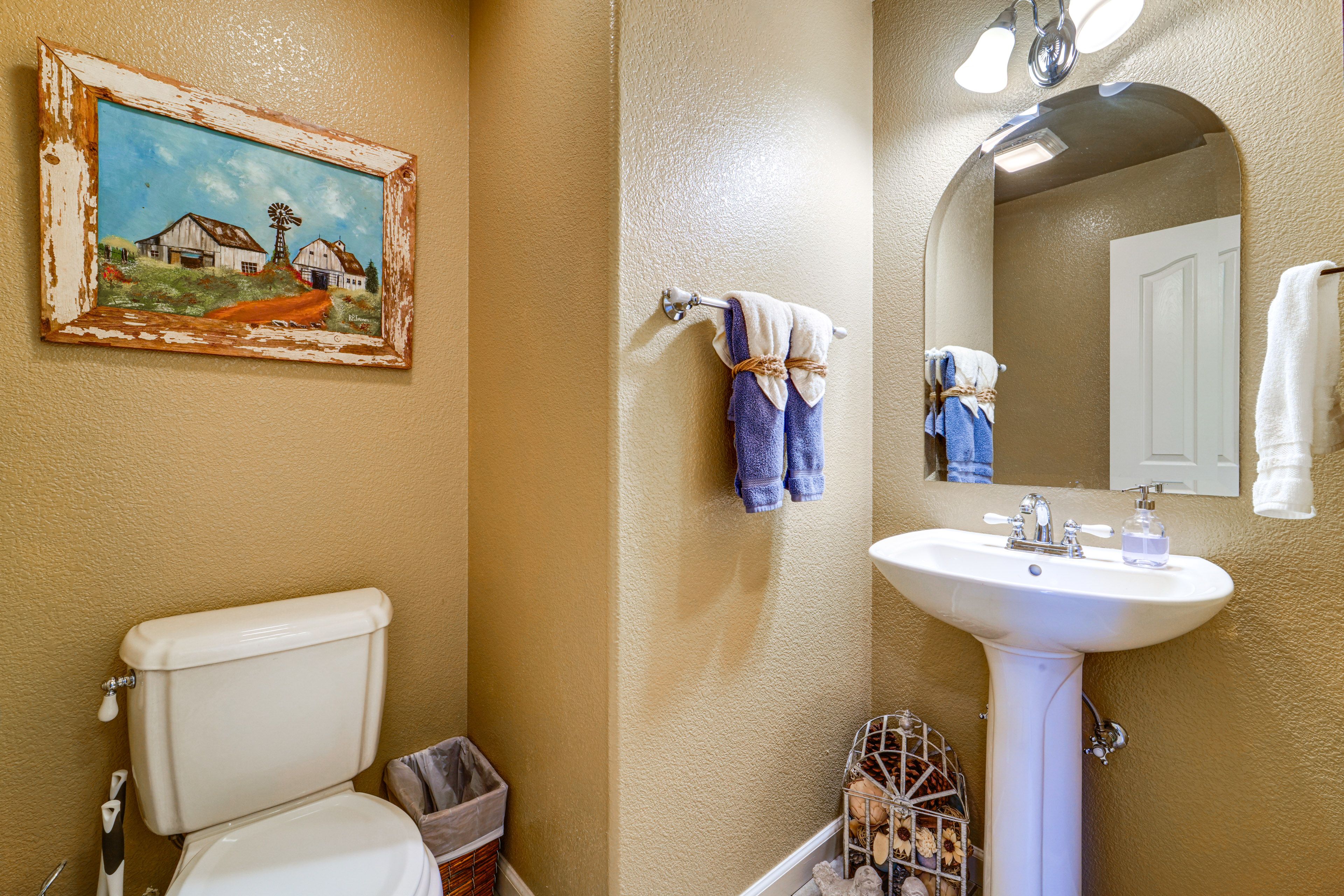 Half Bathroom | 1st Floor