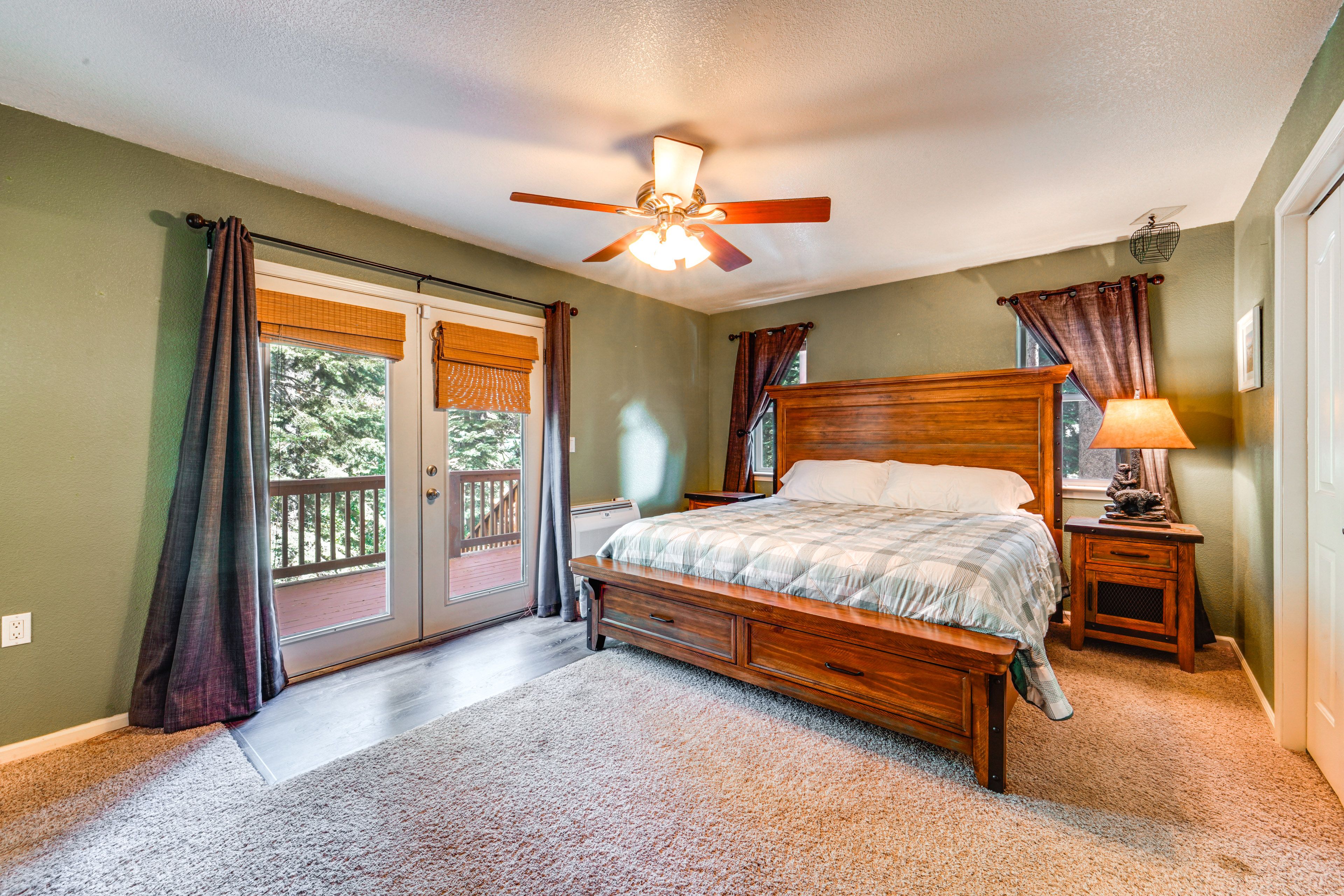 Bedroom 1 | King Bed | 1st Floor | Deck Access