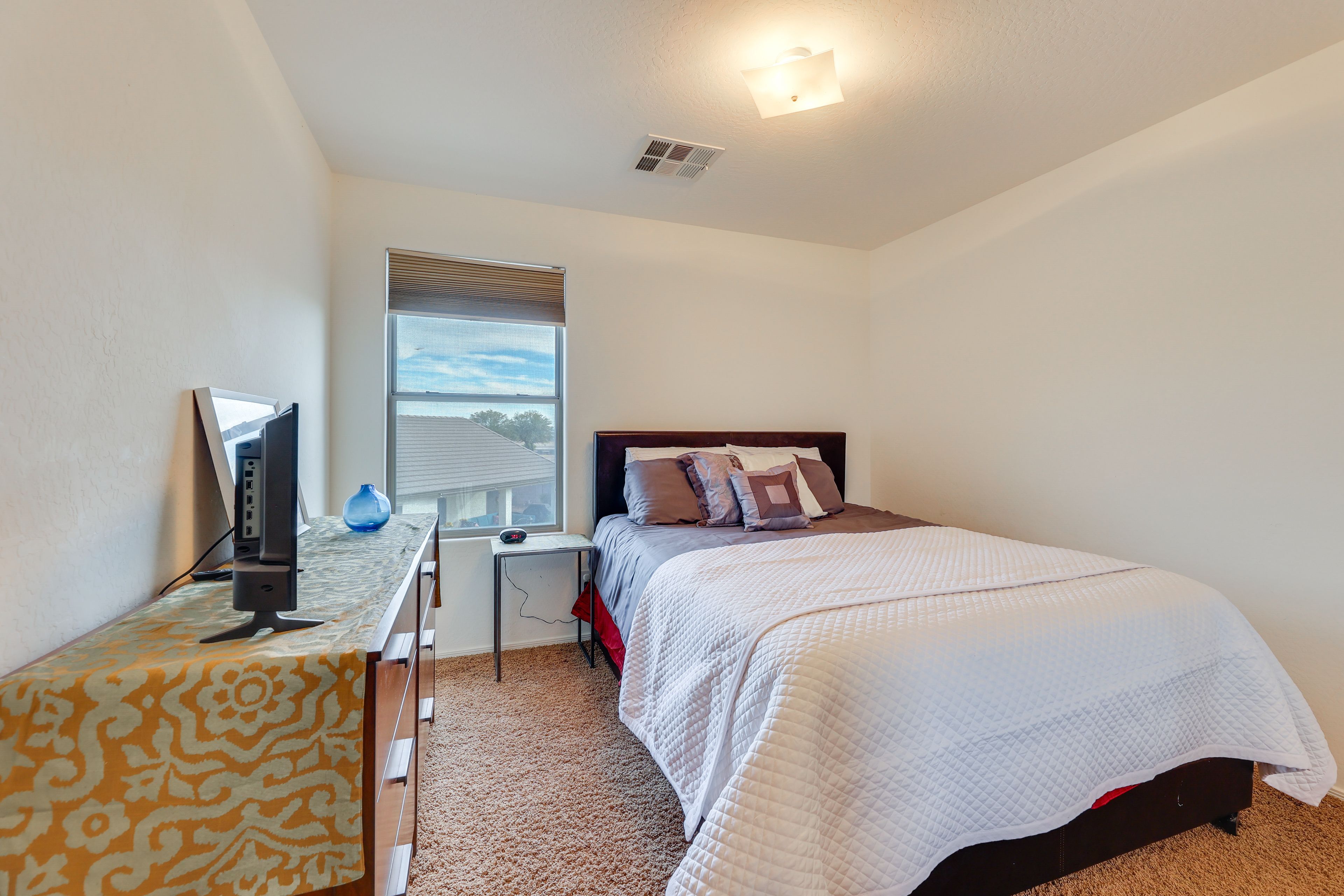 Bedroom 2 | Queen Bed | 2nd Floor
