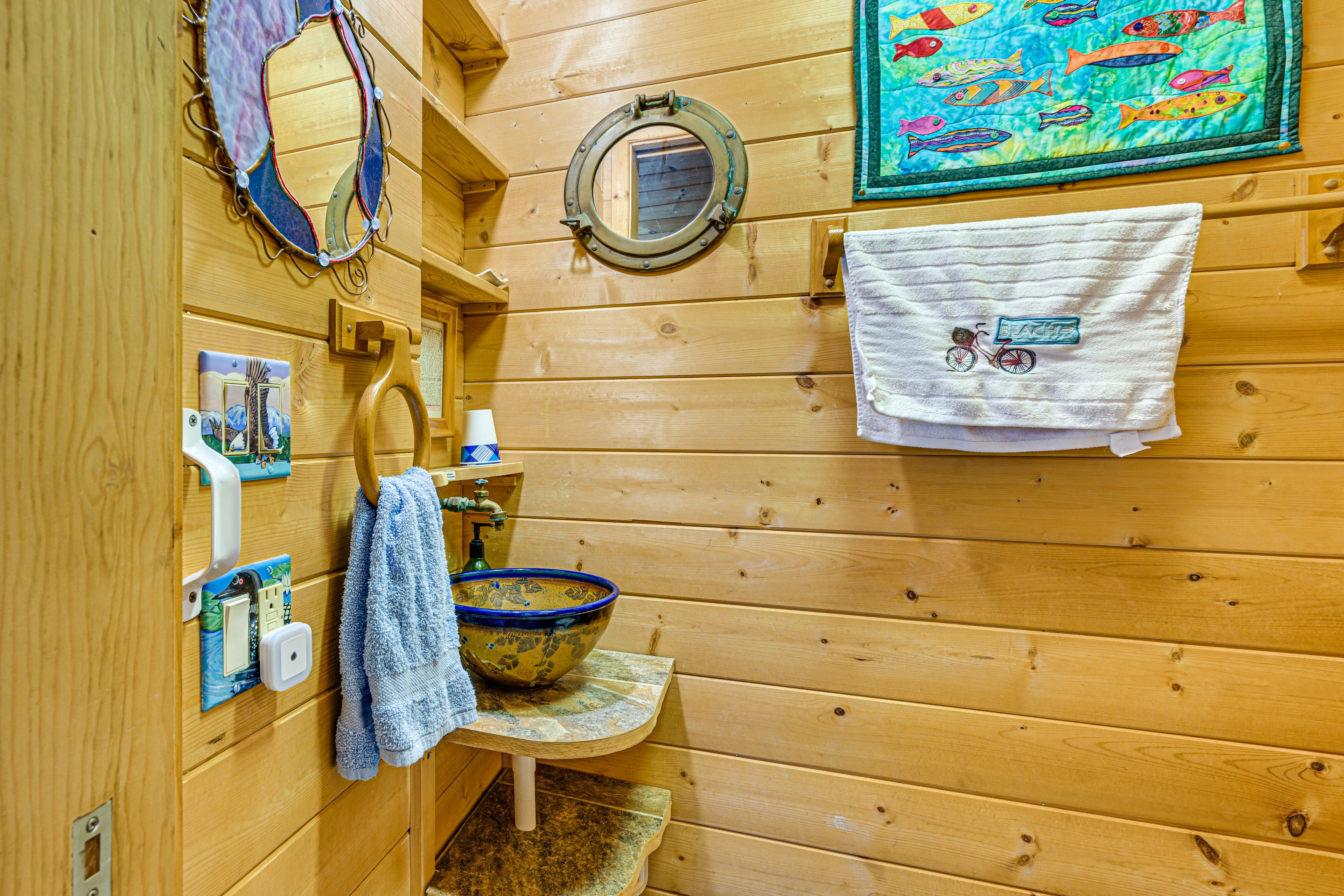 Half Bathroom | 1st Floor