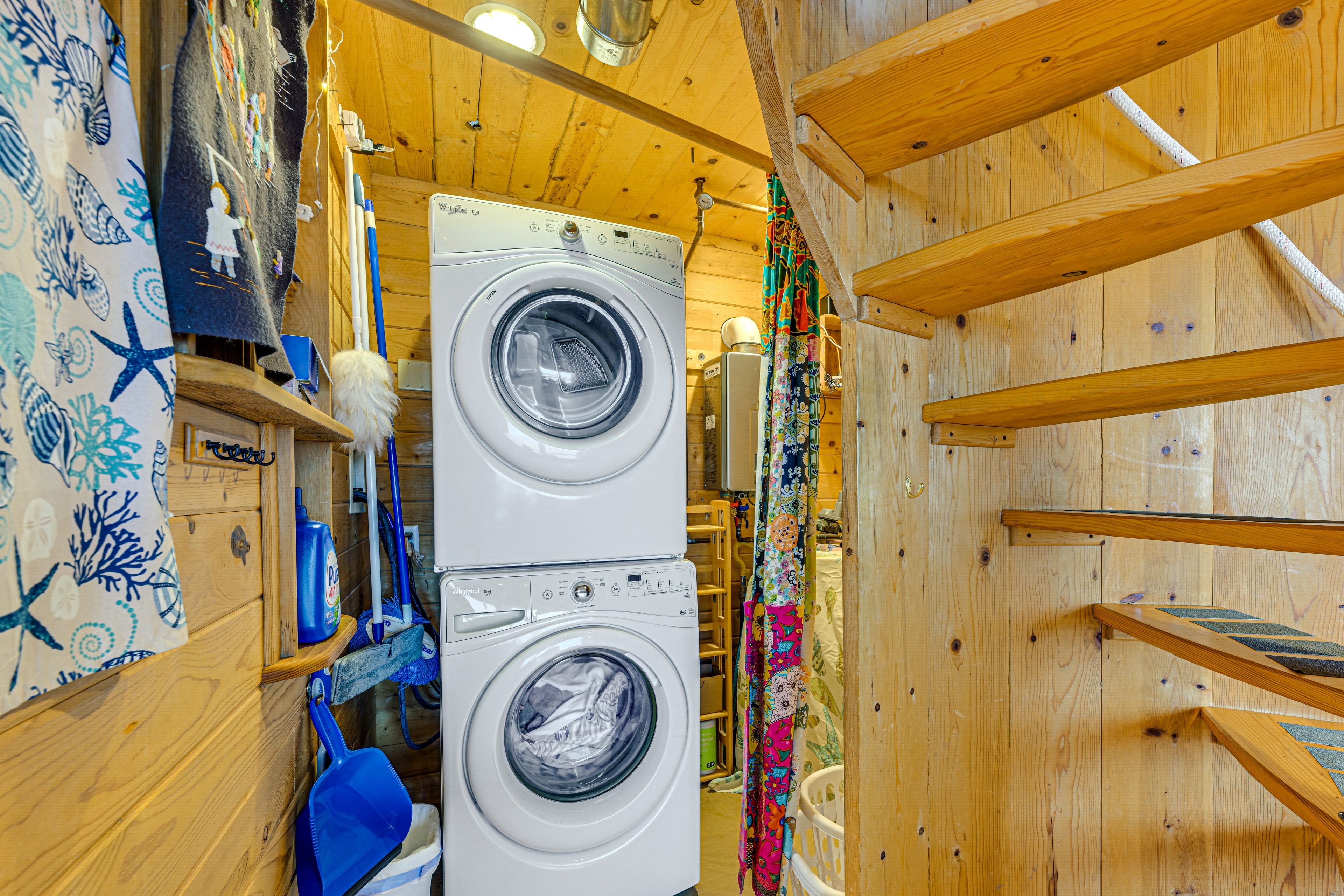 Laundry | Detergent Provided | 1st Floor