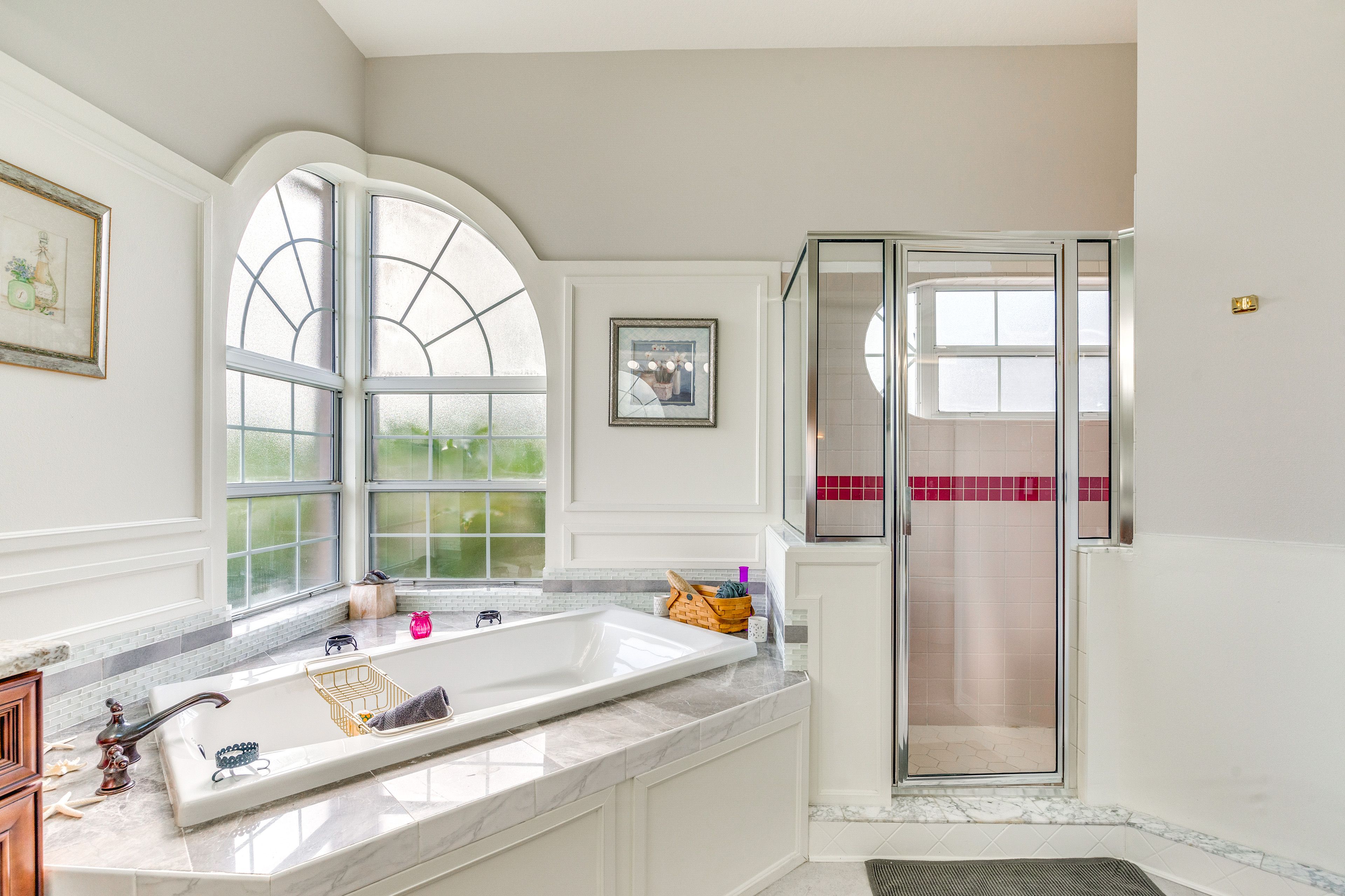 En-Suite Bathroom | Towels Provided