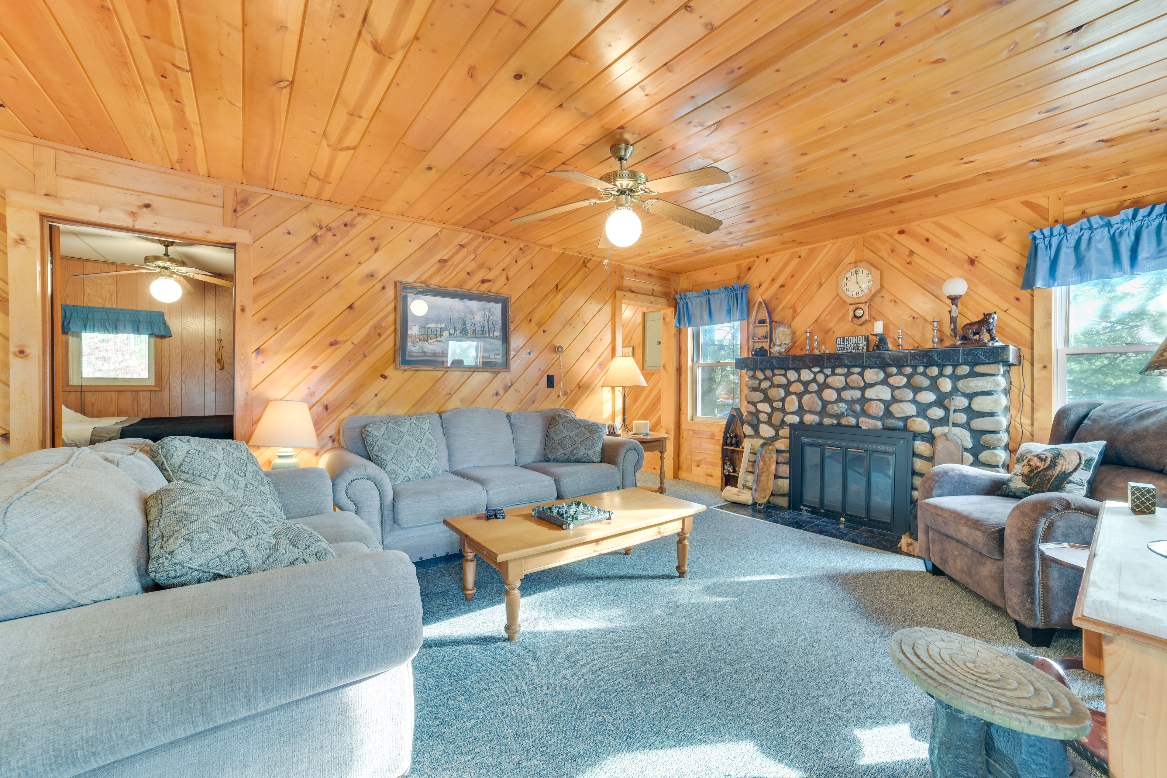 Family Room | Gas Fireplace | Board Games