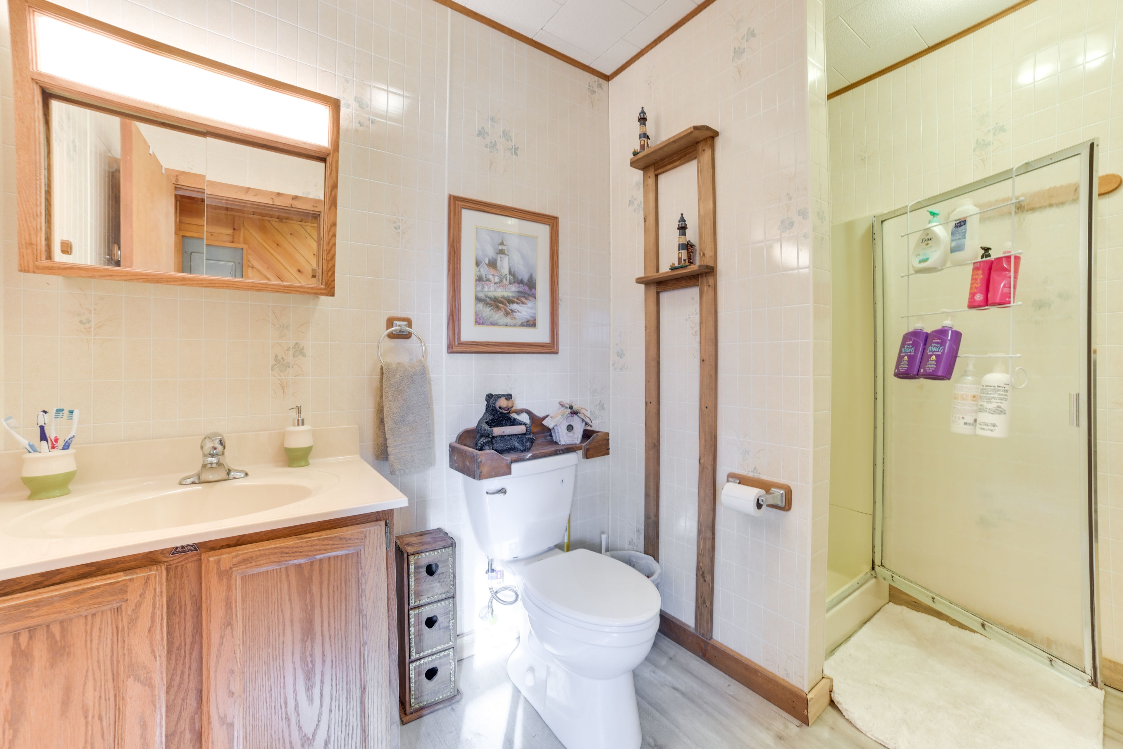 Full Bathroom