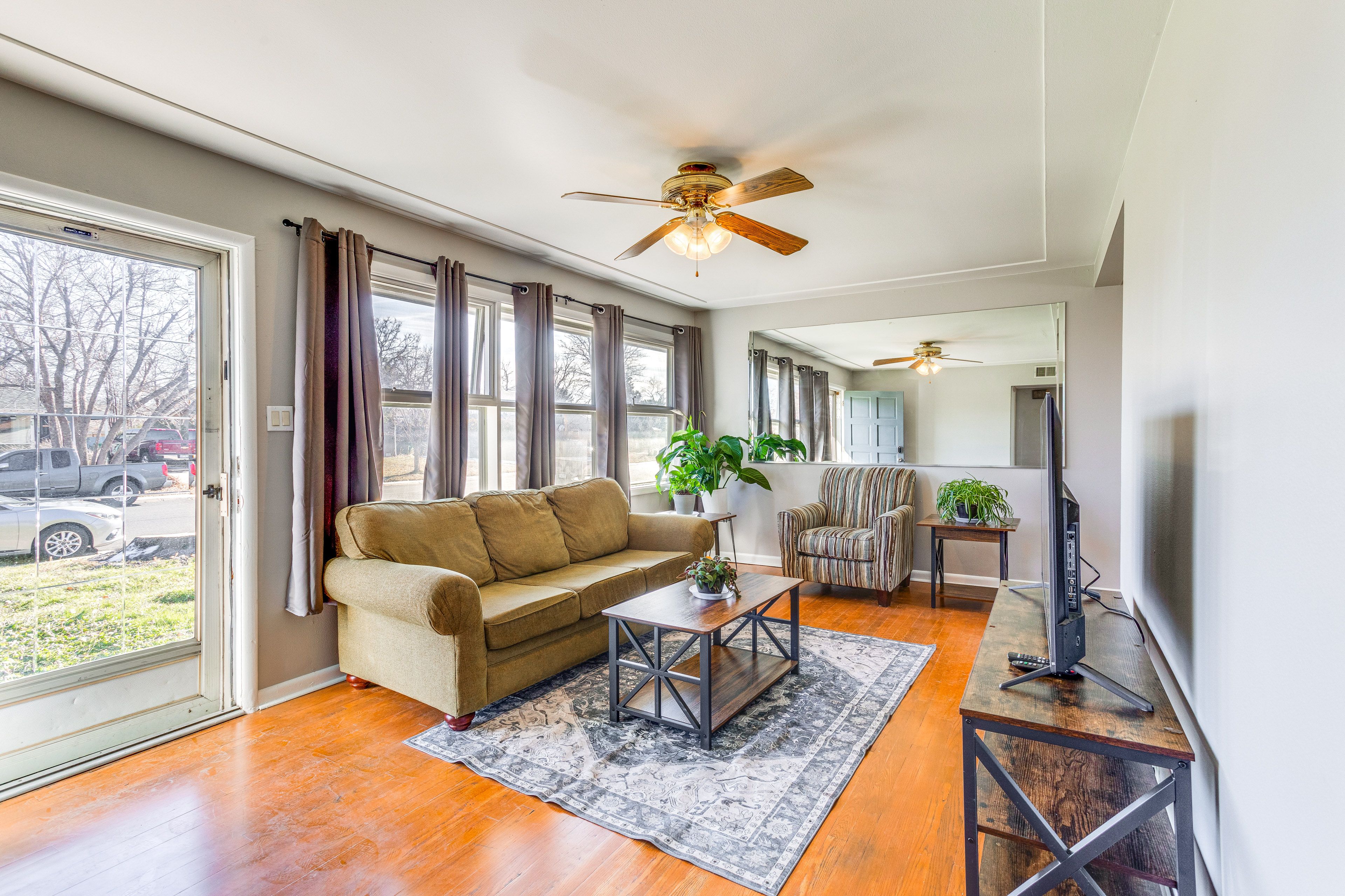 Living Room | Free WiFi | Smart TV w/ Fire Stick