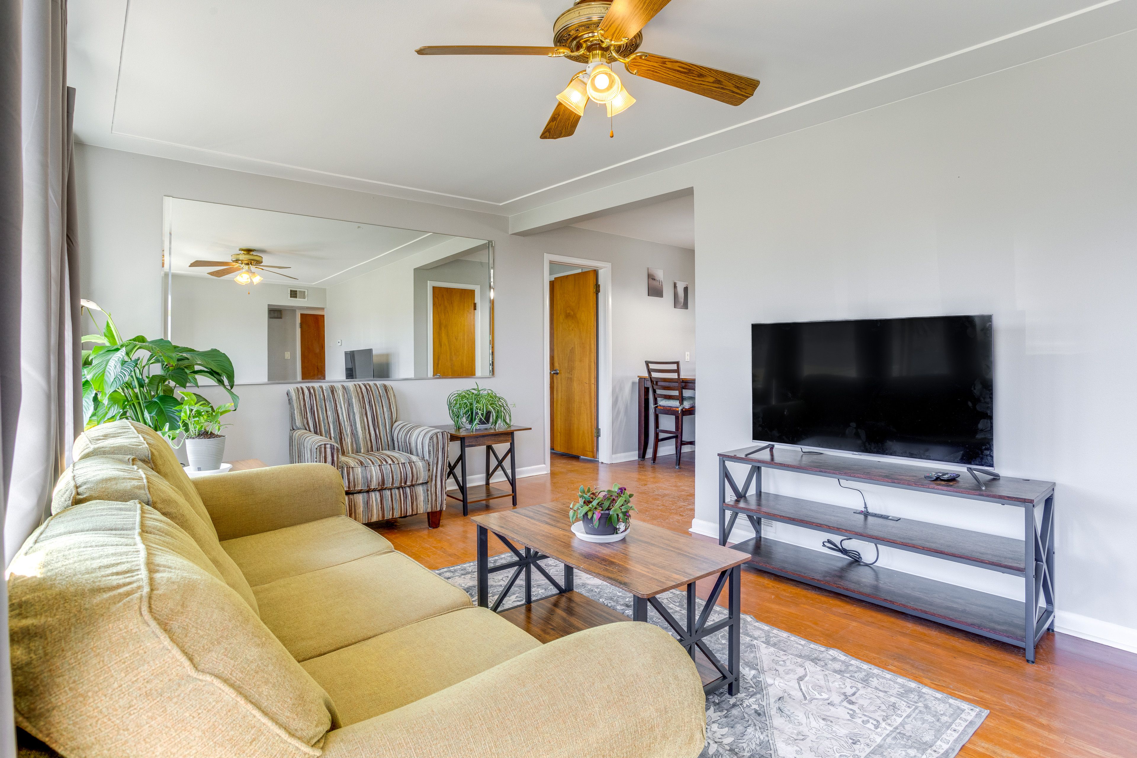 Aurora Vacation Rental | 3BR | 2BA | 1,032 Sq Ft | 2 Steps to Access