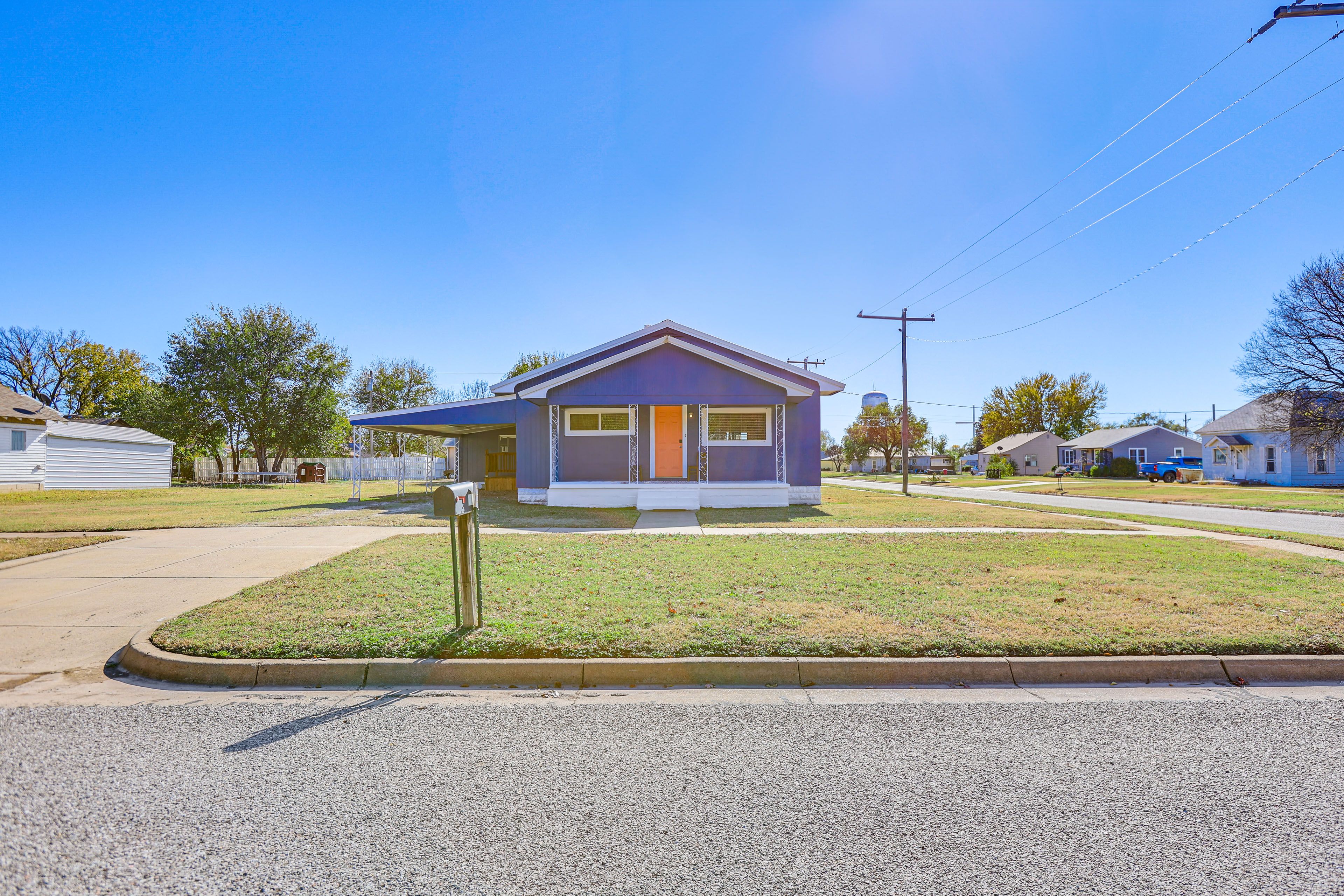 Parking | RV/Trailers Allowed | Free Street Parking