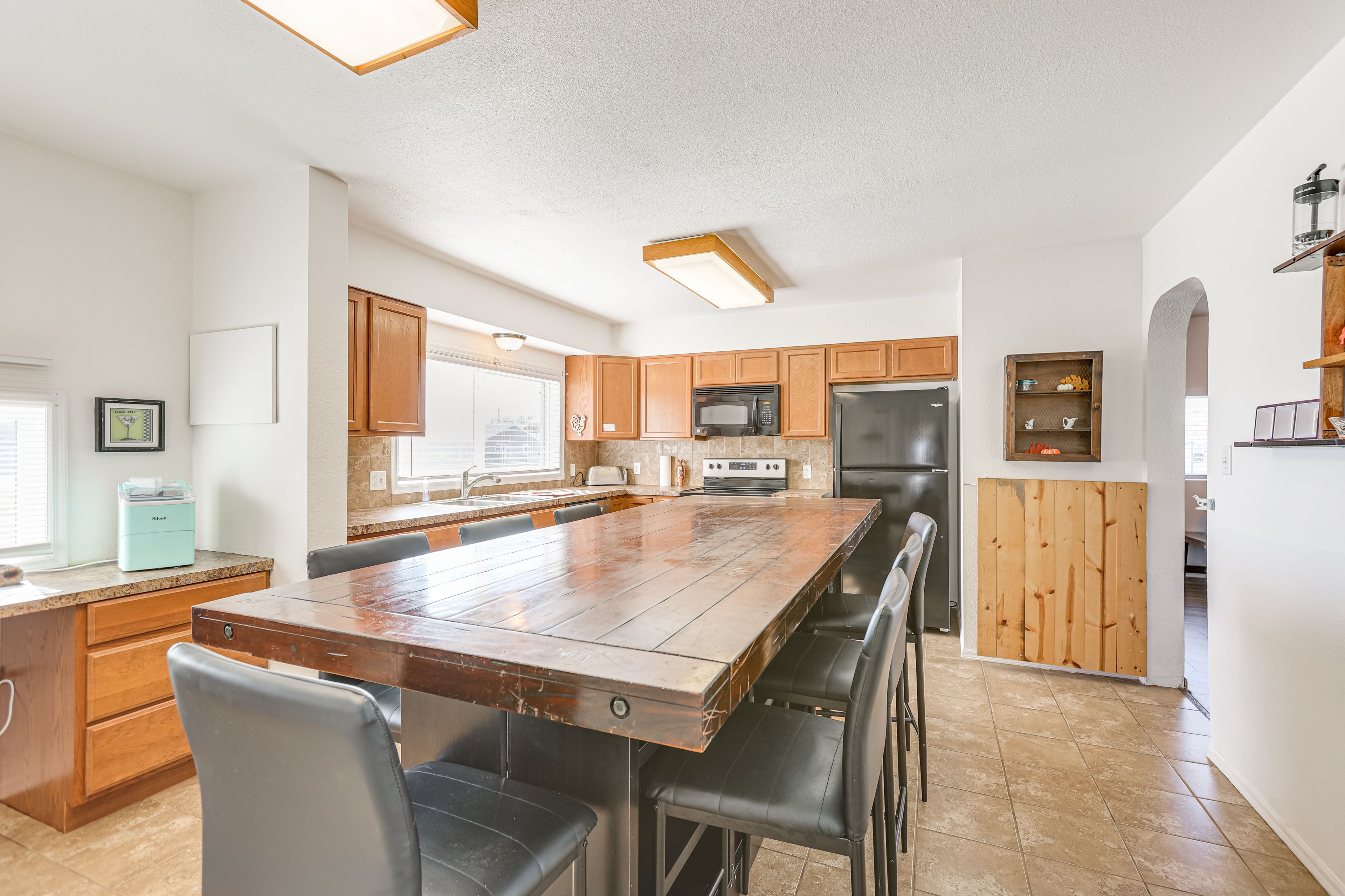 Kitchen & Dining Area | Toaster | Blender | Dishware & Flatware