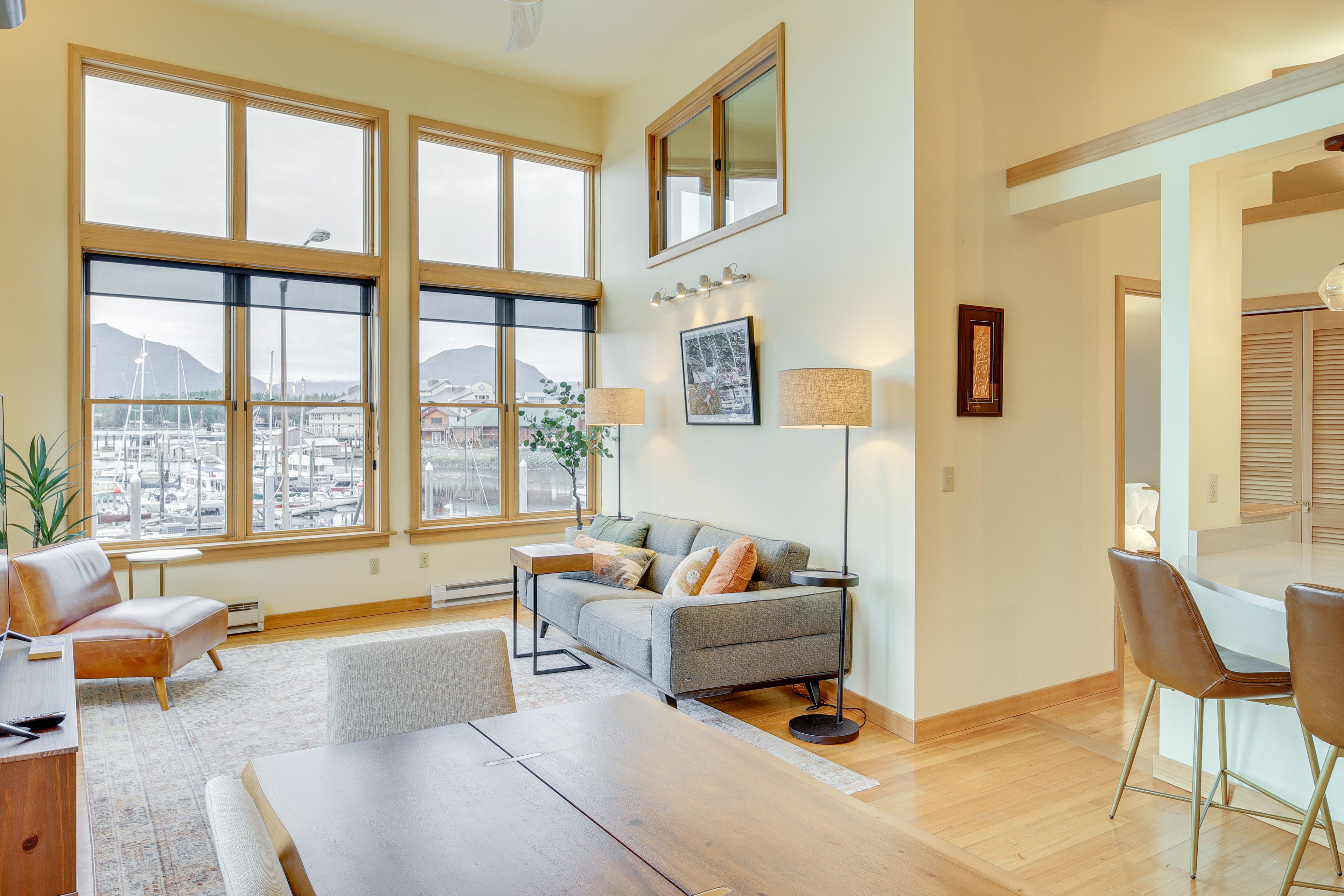 Living Room | Smart TV | Free WiFi | Main Floor