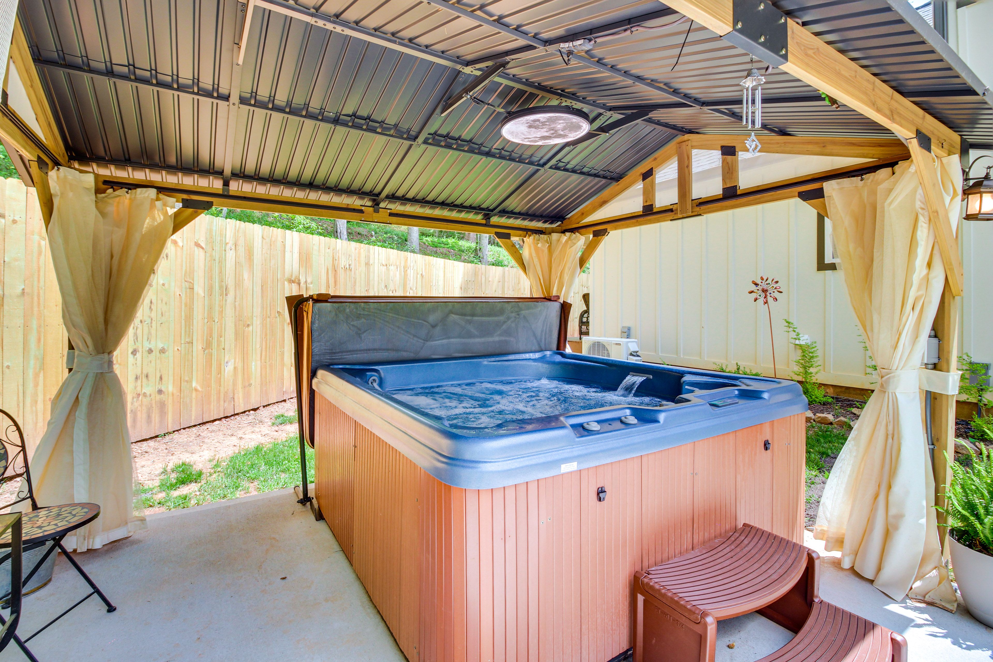 Dahlonega Vacation Rental | 3BR | 3BA | 2,300 Sq Ft | Steps to Enter