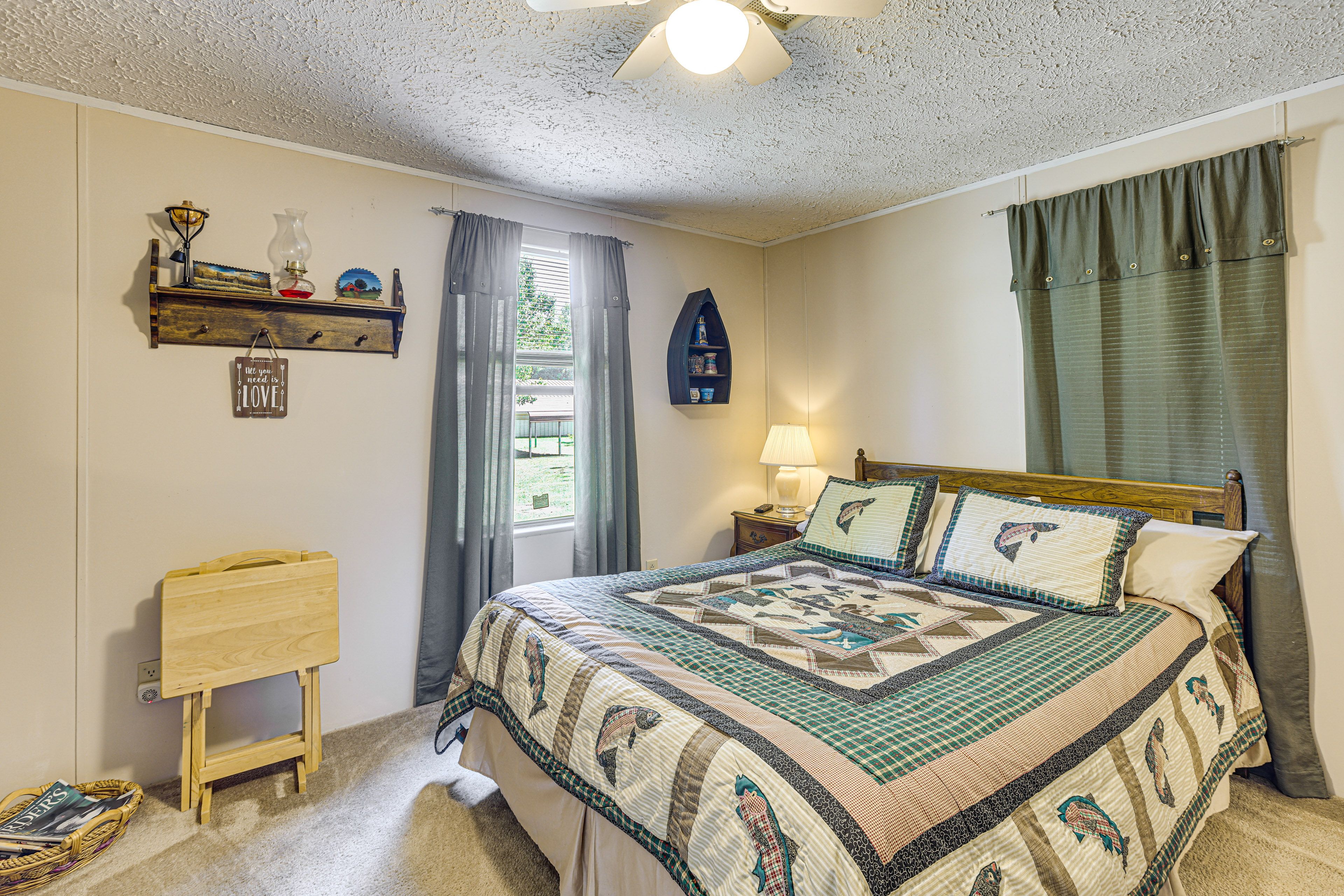 Bedroom 2 | Queen Bed