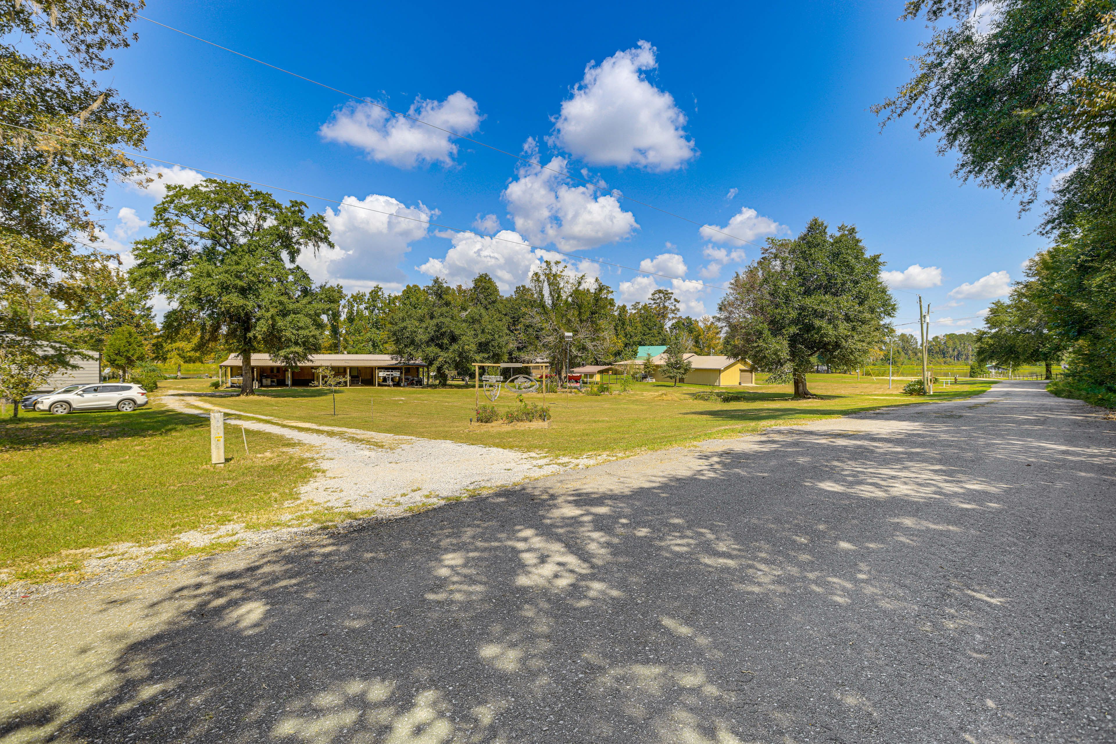 Parking | Driveway (1 Vehicle) | Carport (3 Vehicles)
