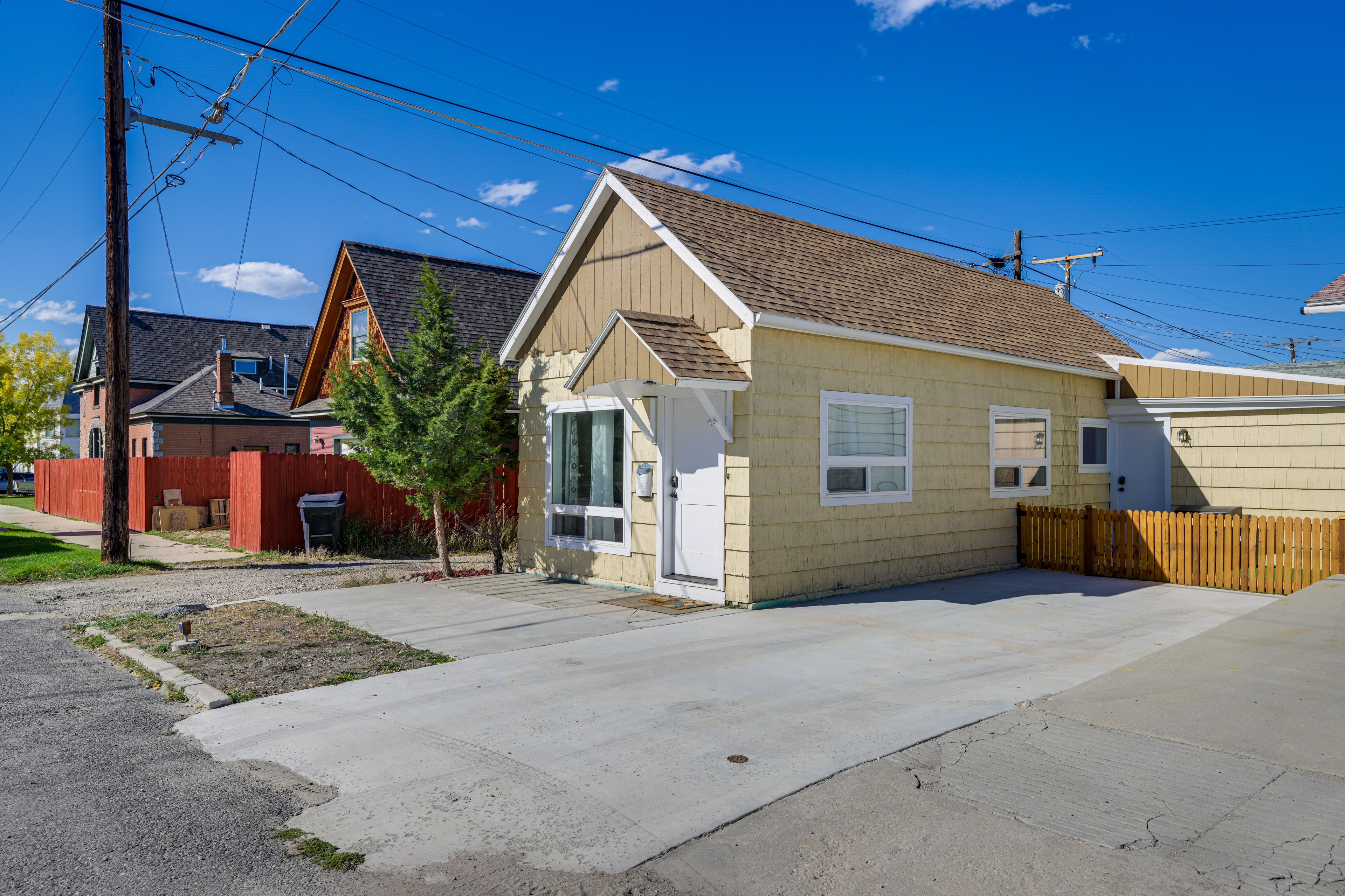 Parking | Driveway (2 Vehicles) | Street (First-Come, First-Served)