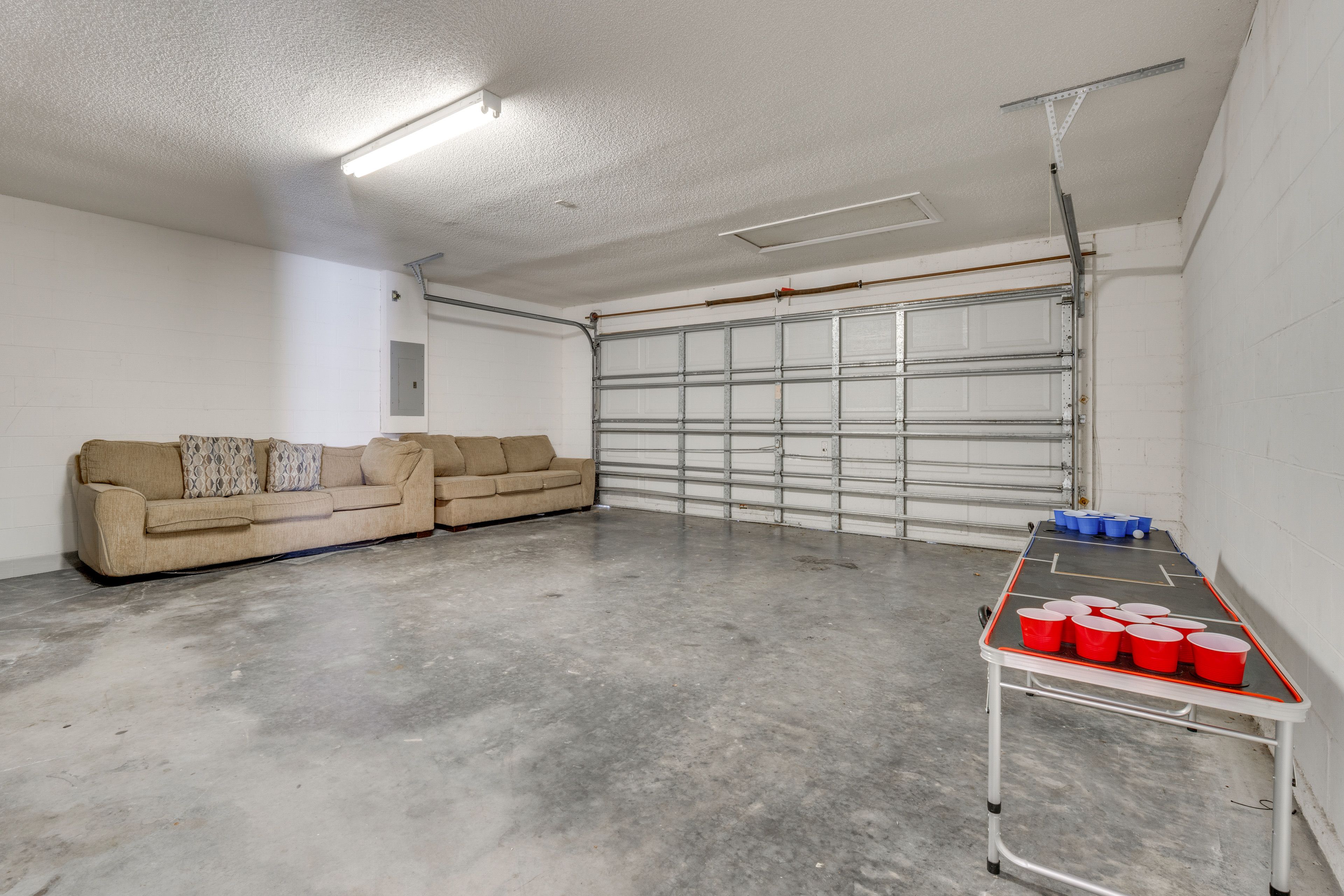 Garage | Game Area