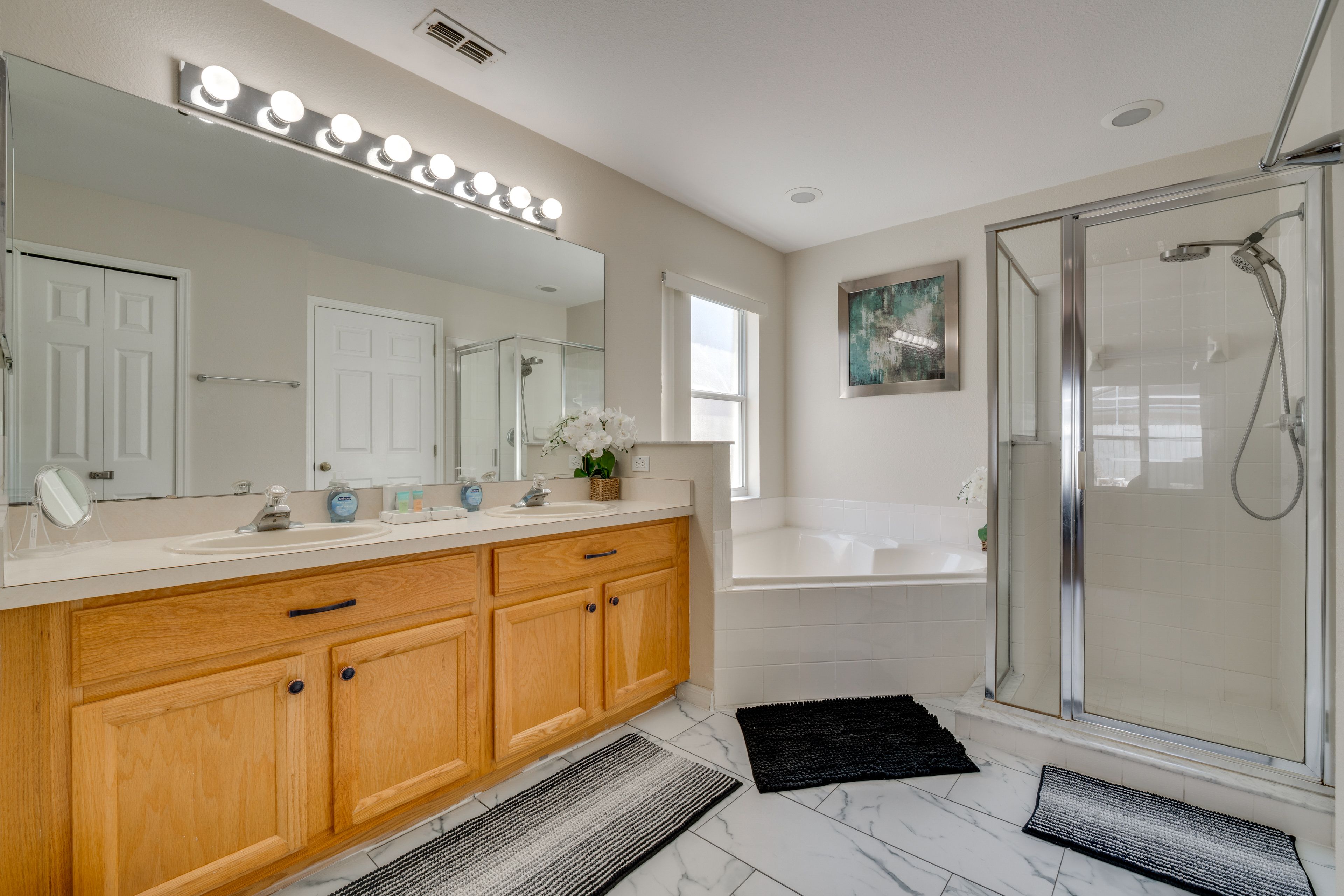 Full Bathroom | 1st Floor