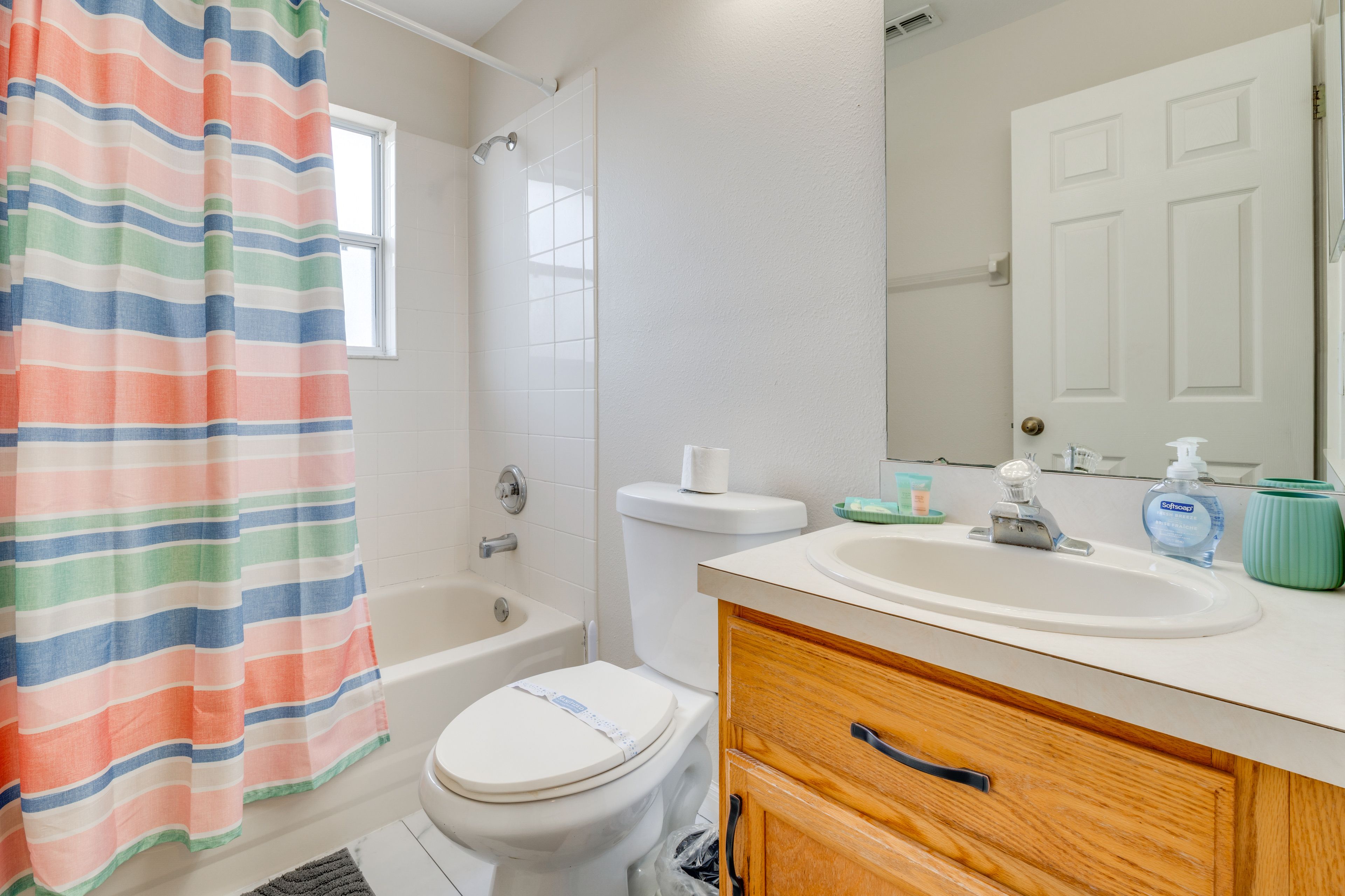 Full Bathroom | 2nd Floor