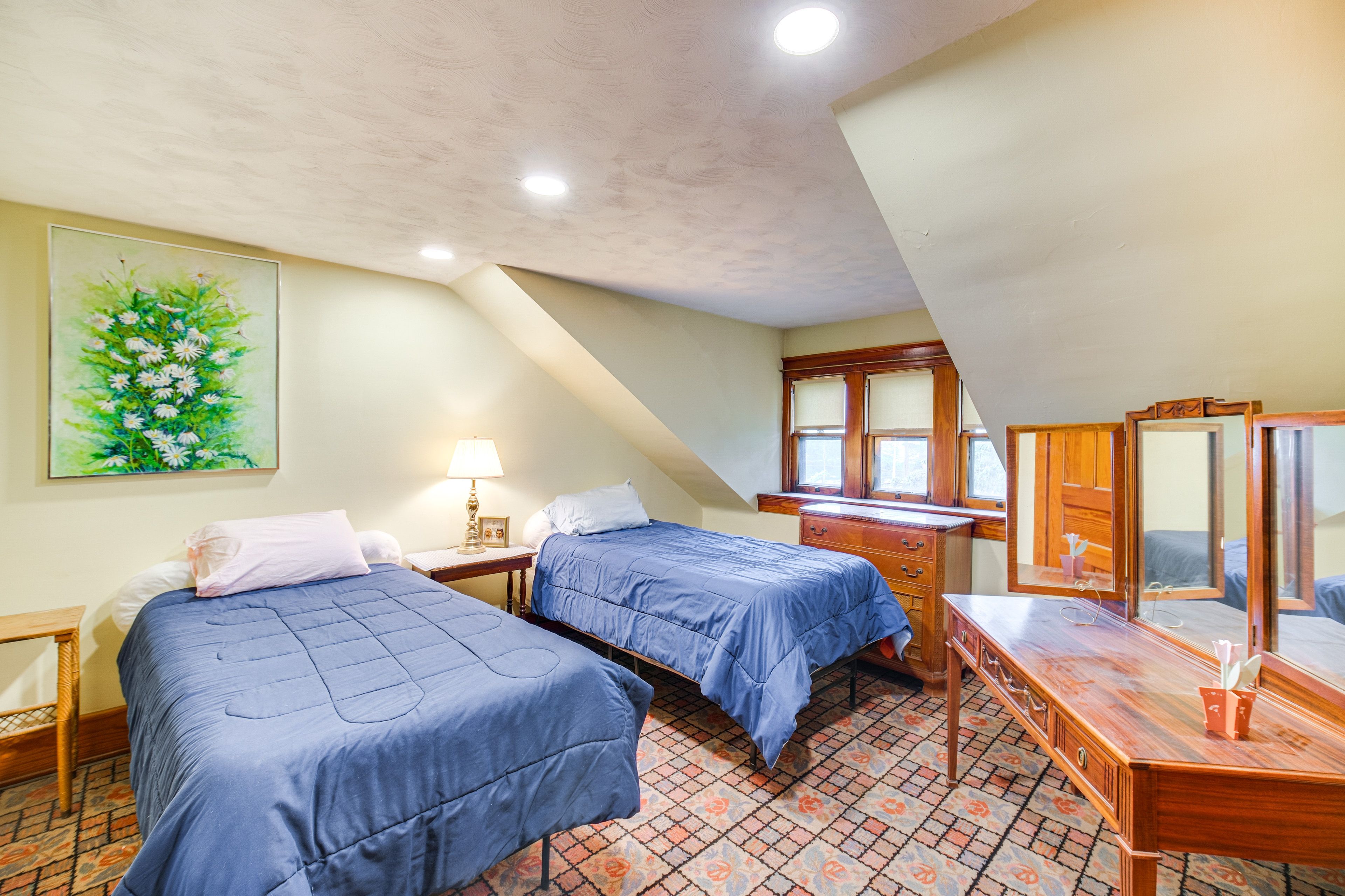 Bedroom 5 | 3rd Floor | 2 Twin Beds