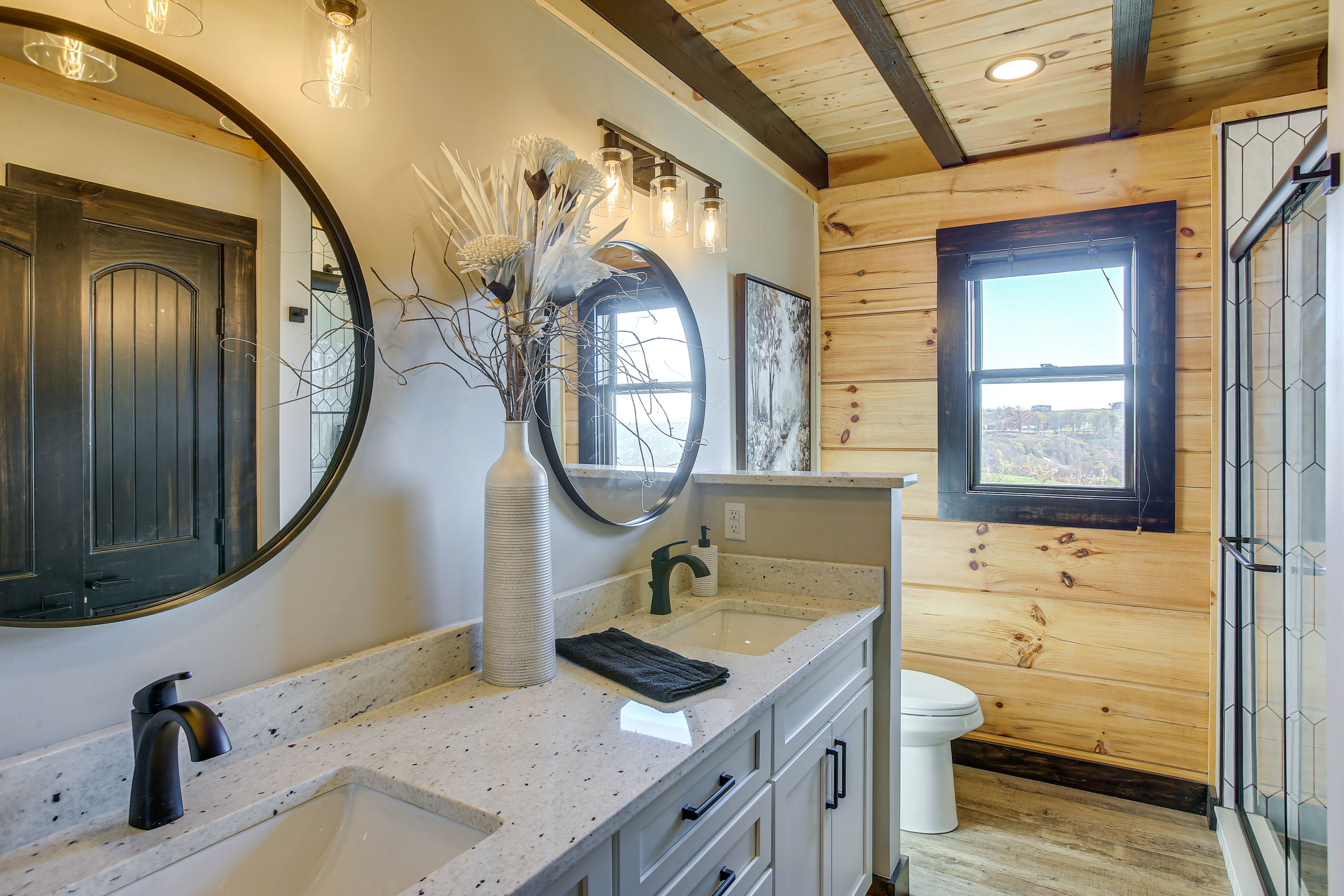 En-Suite Bathroom | Towels Provided | Main Level