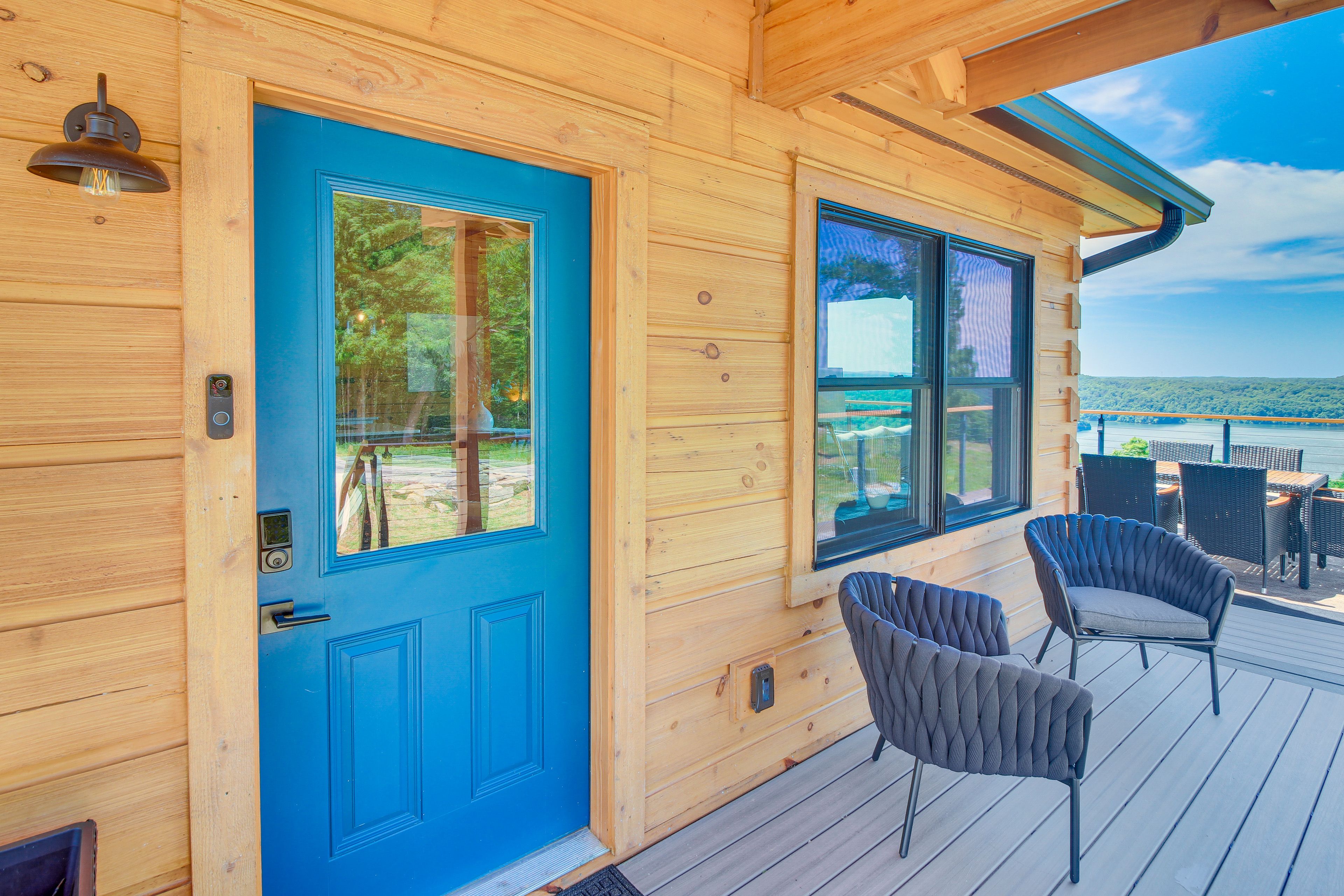 Front Porch | Entry