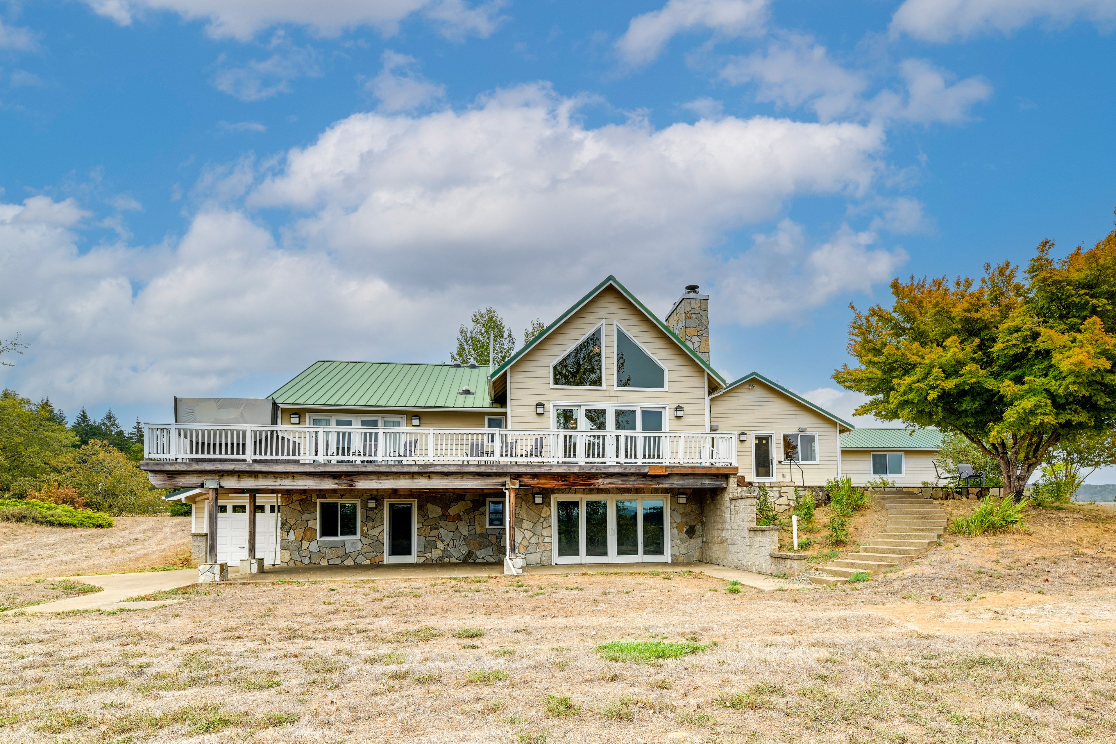 Home Exterior | 2-Level Home