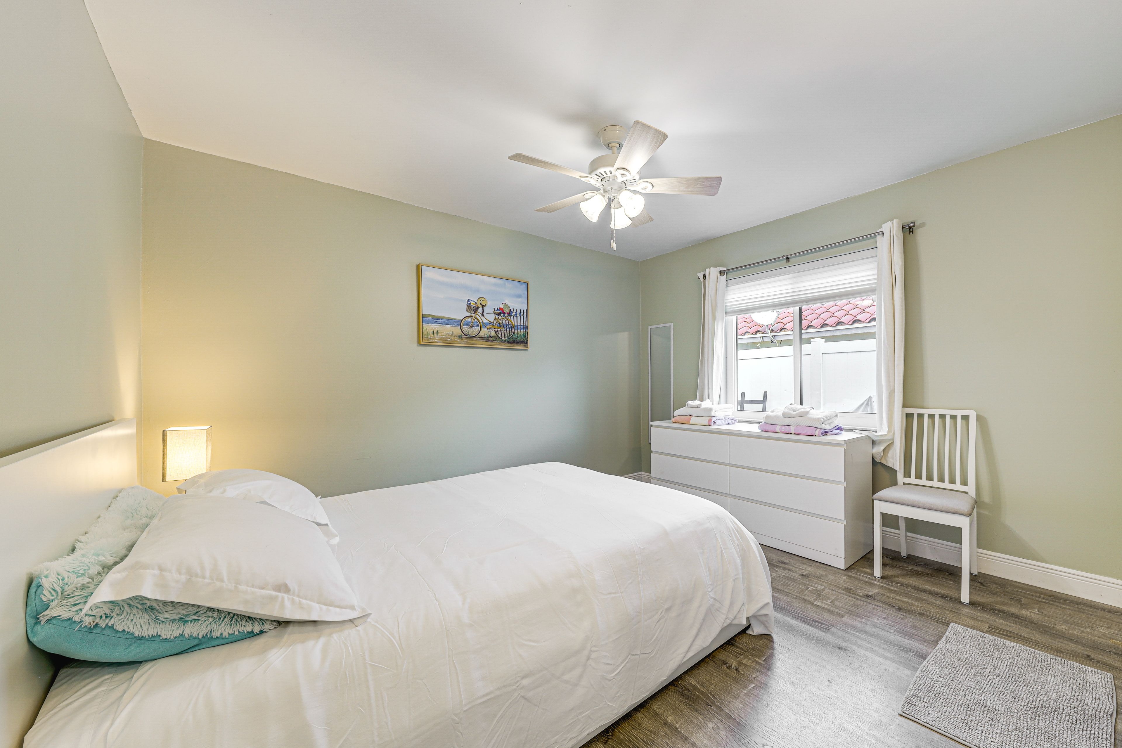 Bedroom 2 | Queen Bed