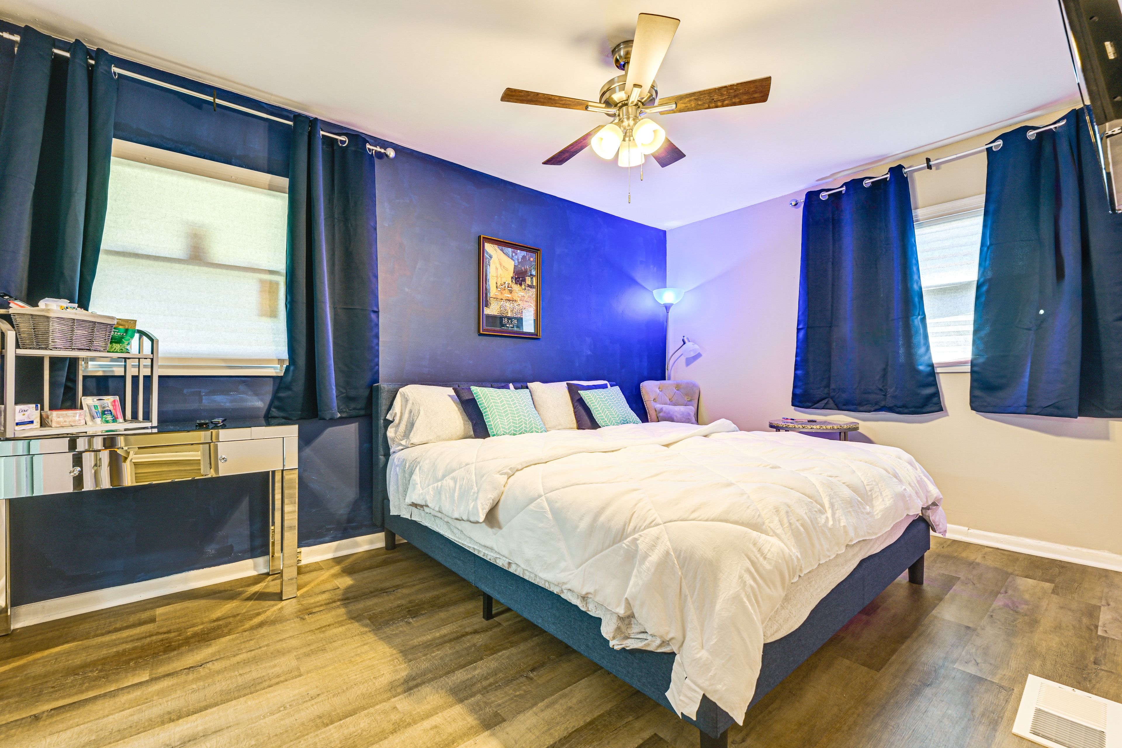 Bedroom 1 | California King Bed | Smart TV | En-Suite Bathroom