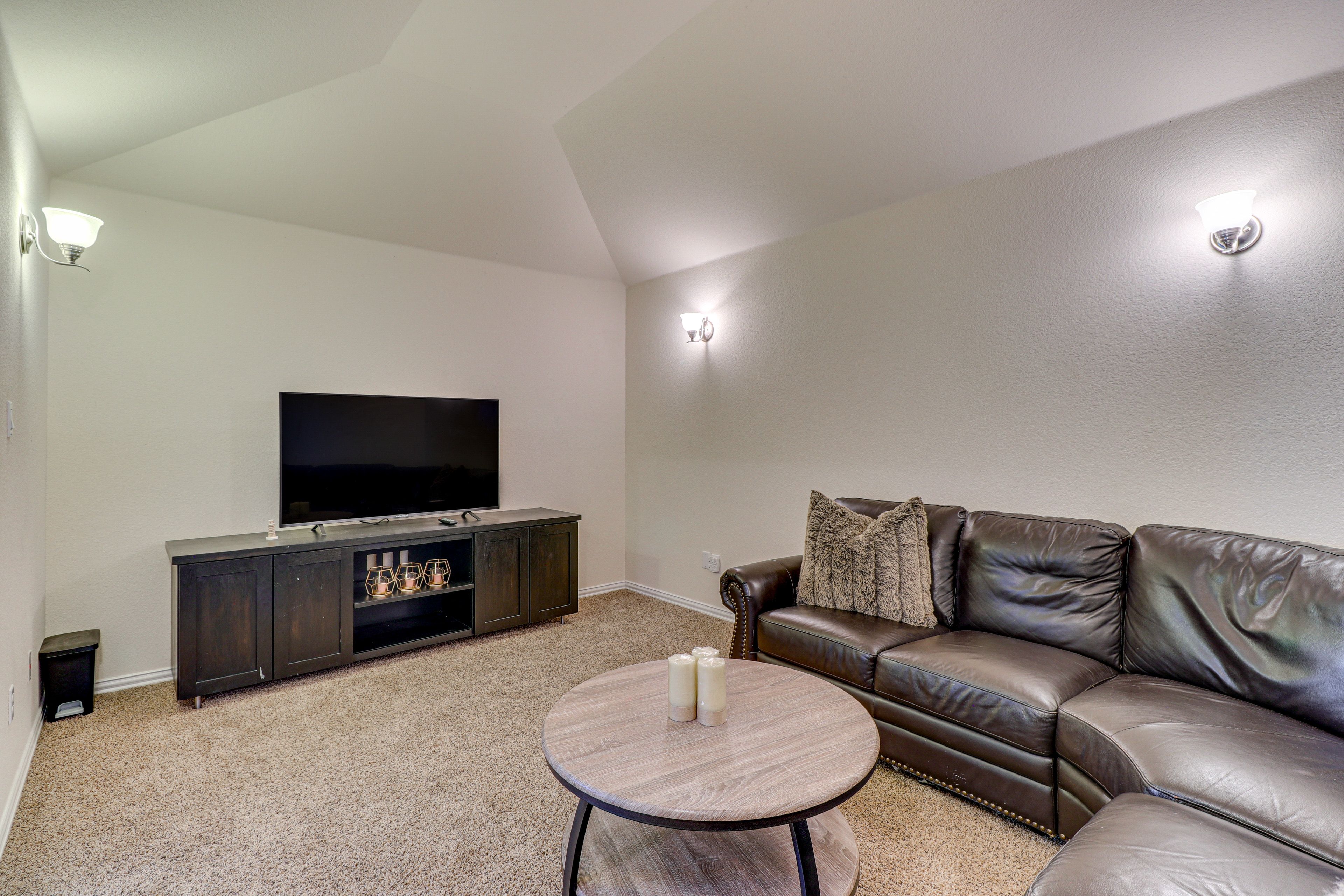Media Room | 2nd Floor | Smart TV