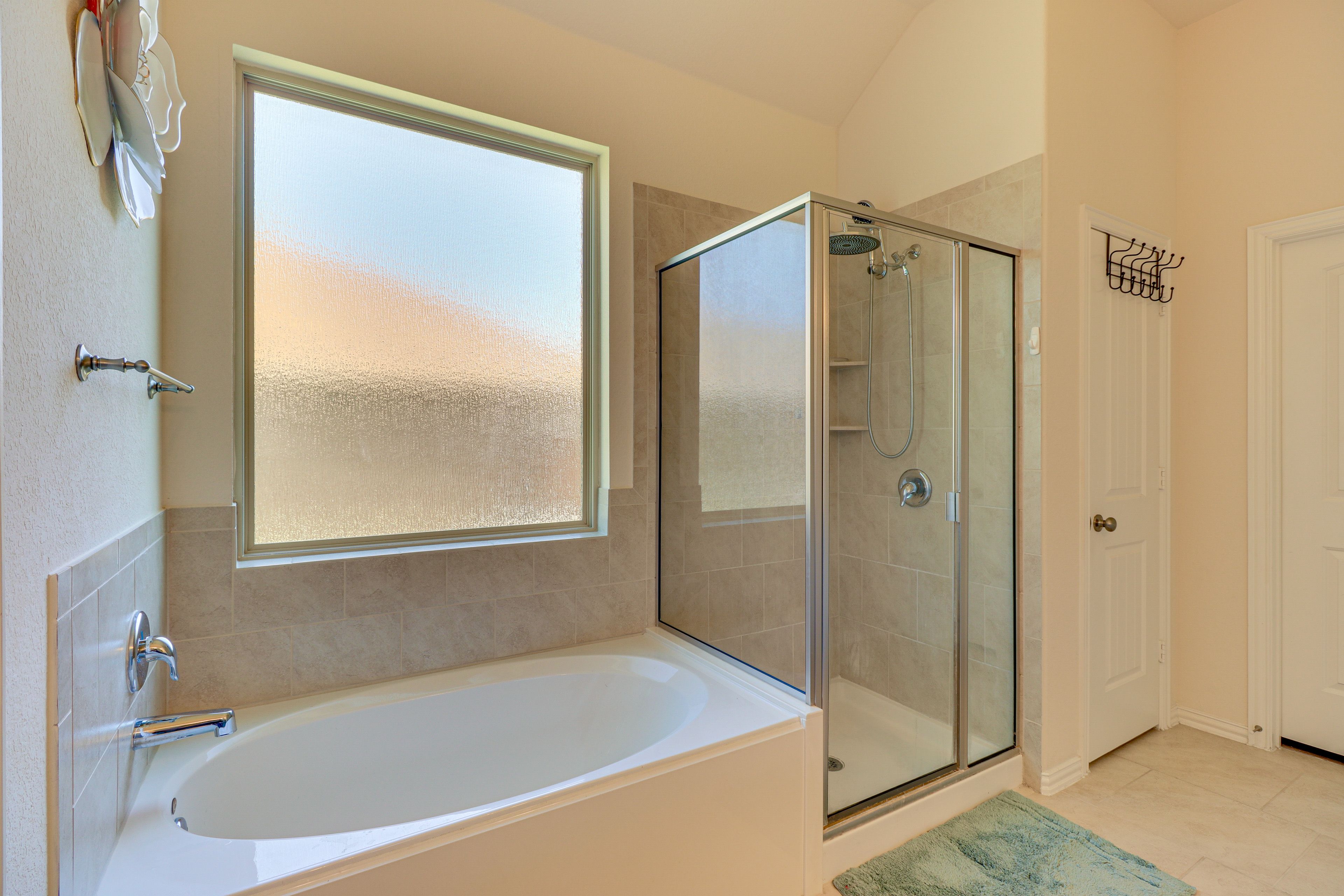 En-Suite Bathroom | 1st Floor | Towels Provided