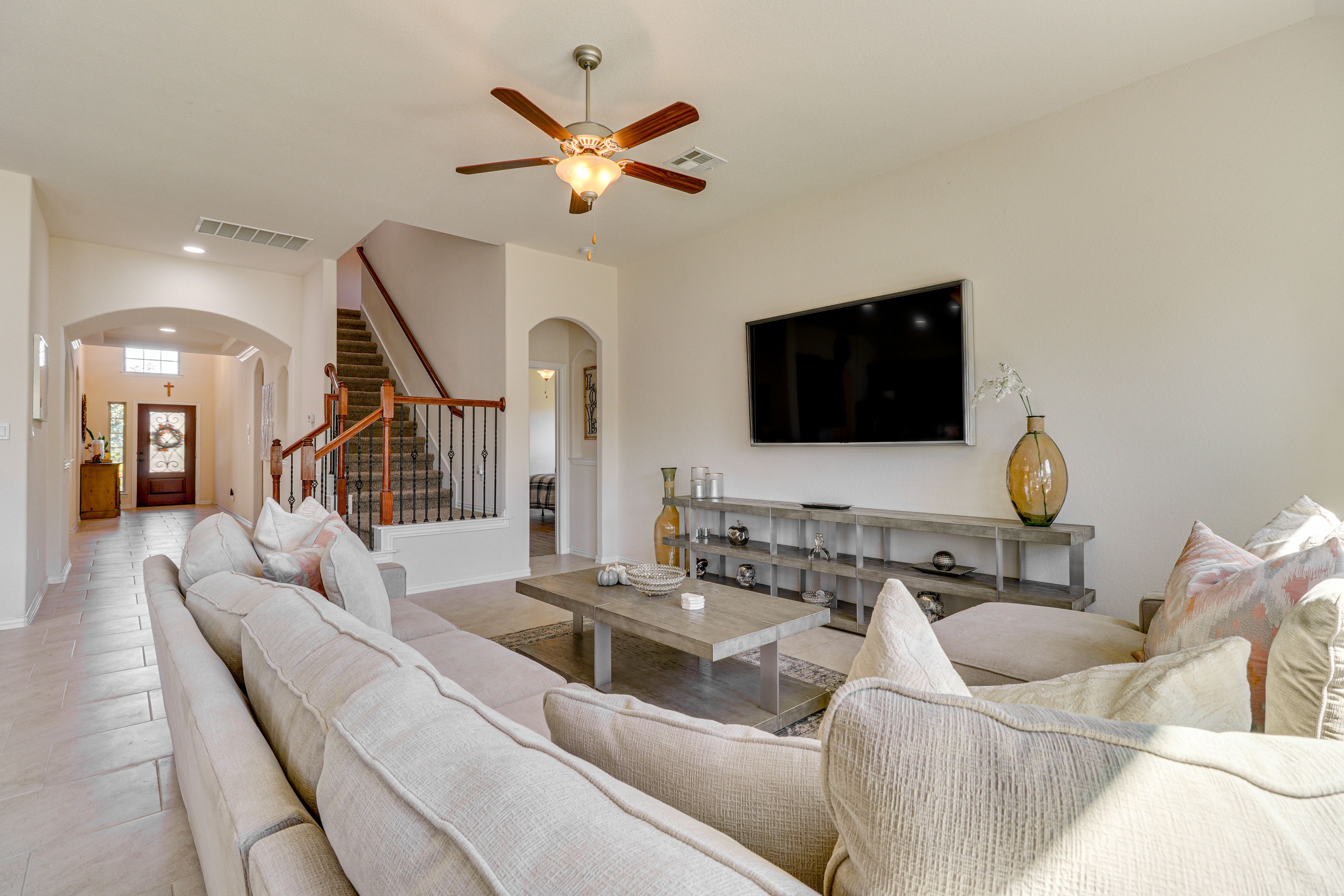 Living Room | 1st Floor | Smart TV
