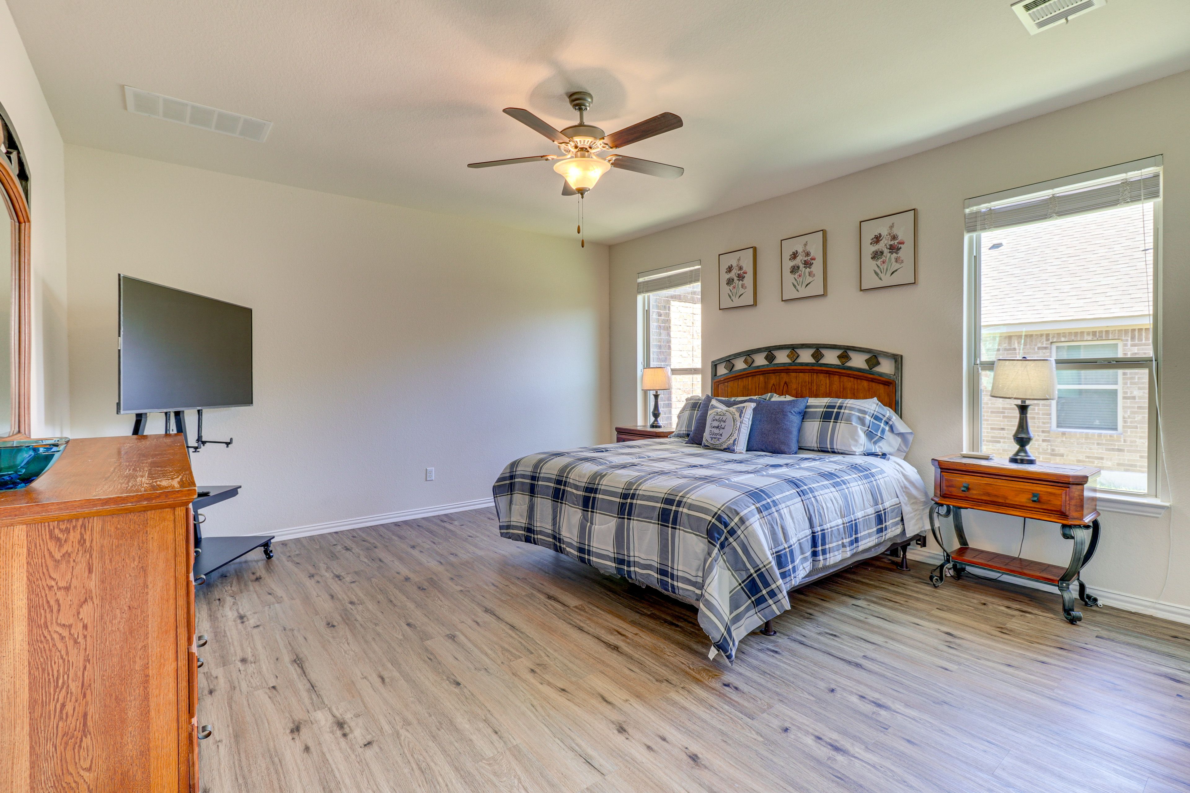Bedroom 1 | 1st Floor | King Bed | Linens Provided | Smart TV