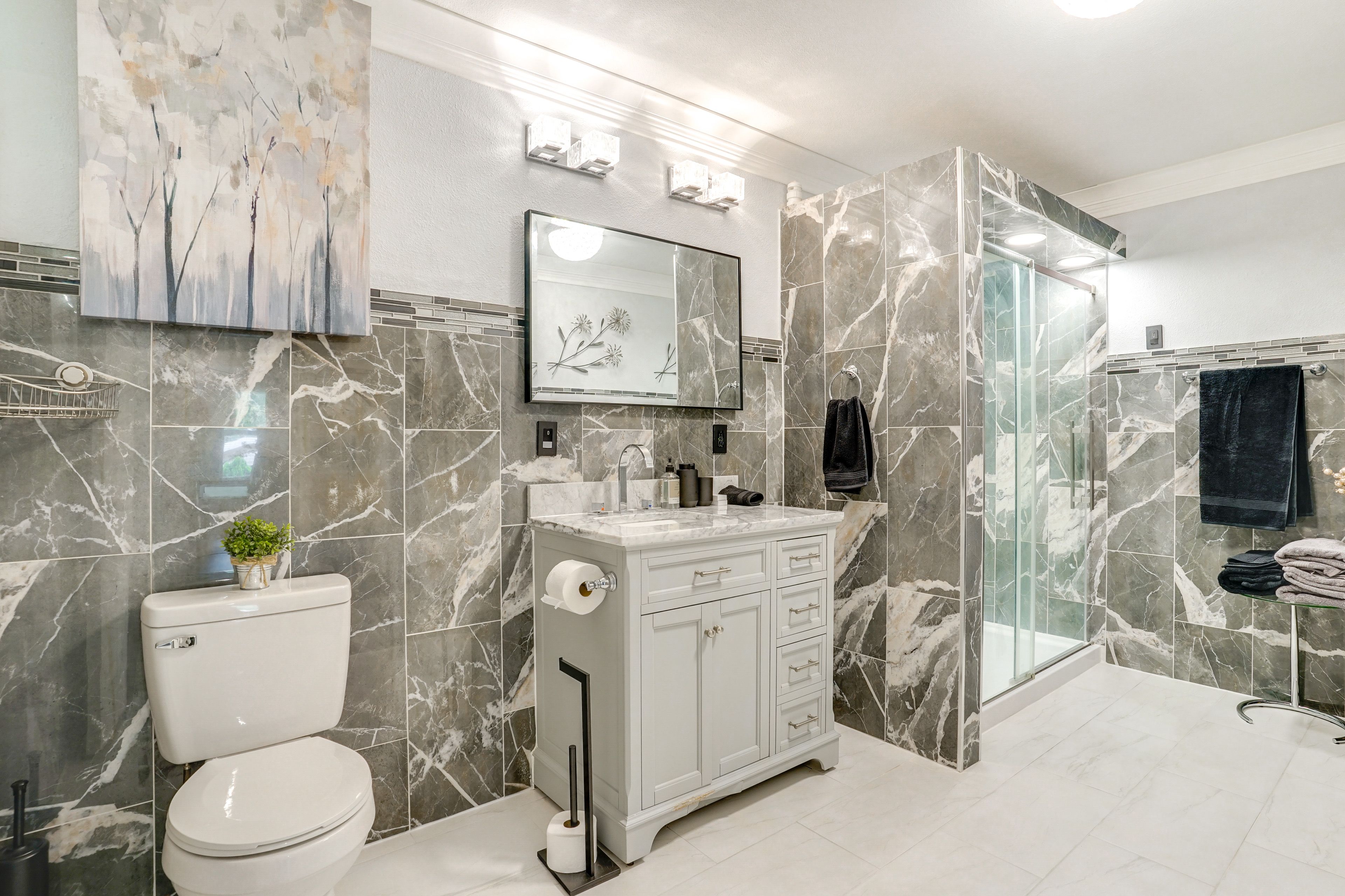 Full Bathroom