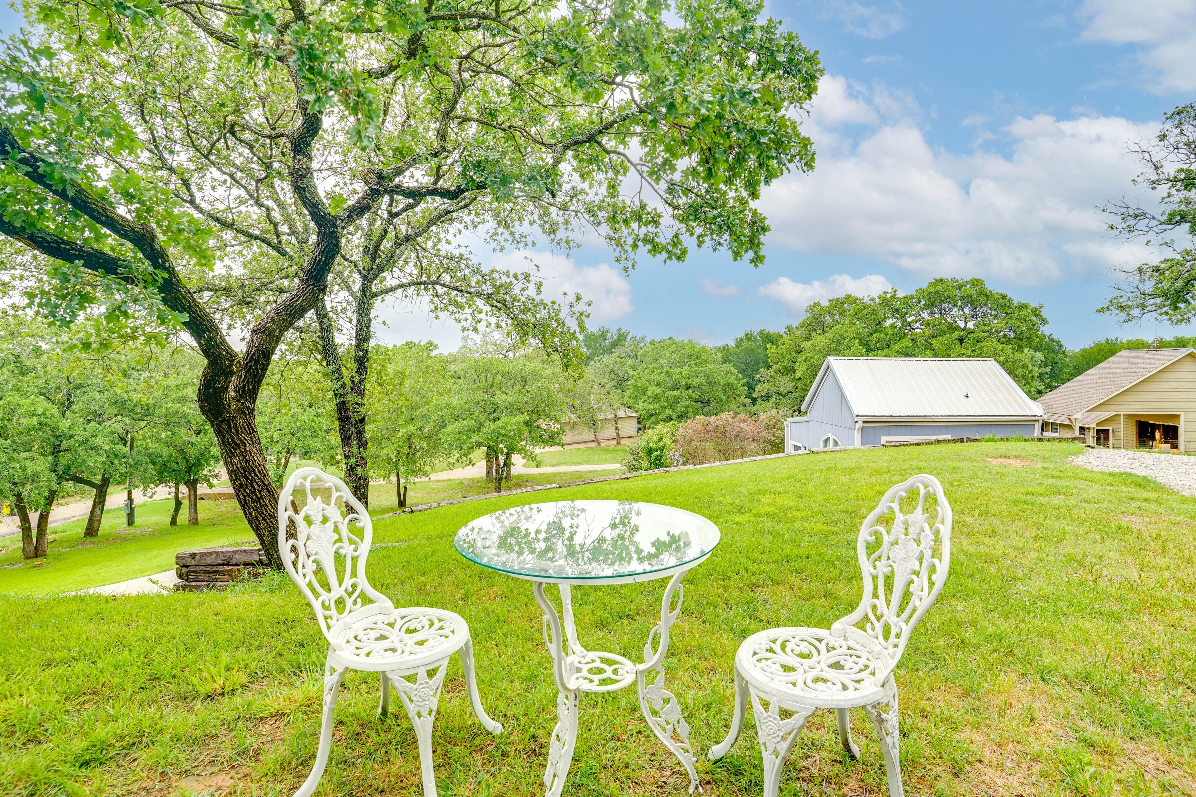 Alvarado Vacation Rental | 2BR | 1BA | 730 Sq Ft | Steps to Enter