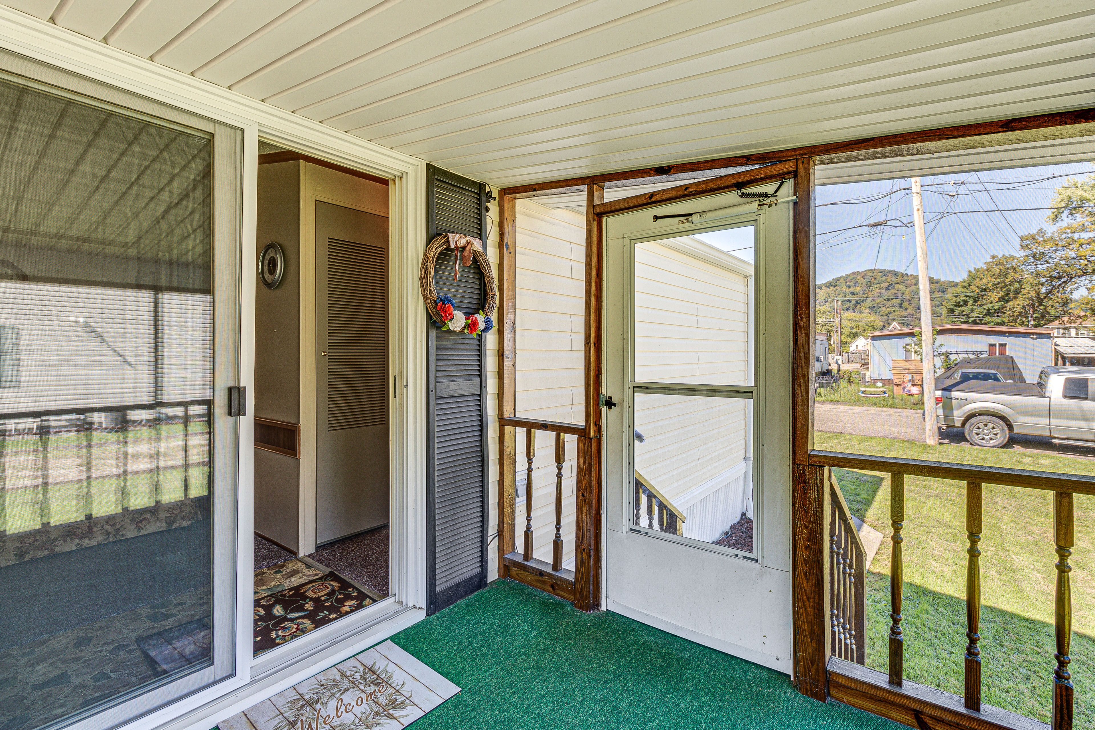 Screened-In Porch
