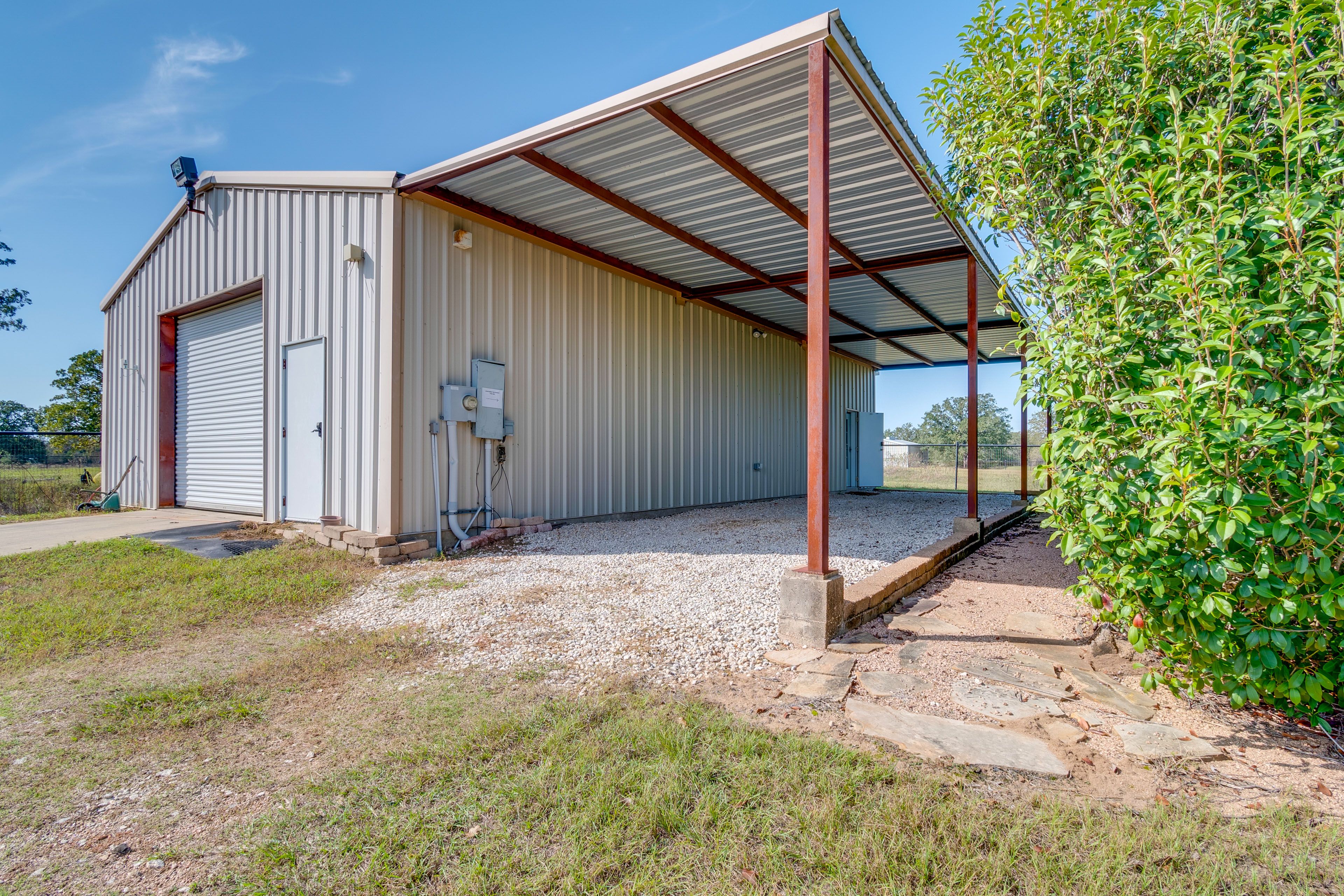 Parking | Carport (1 Vehicle) | Driveway (1 Vehicle)