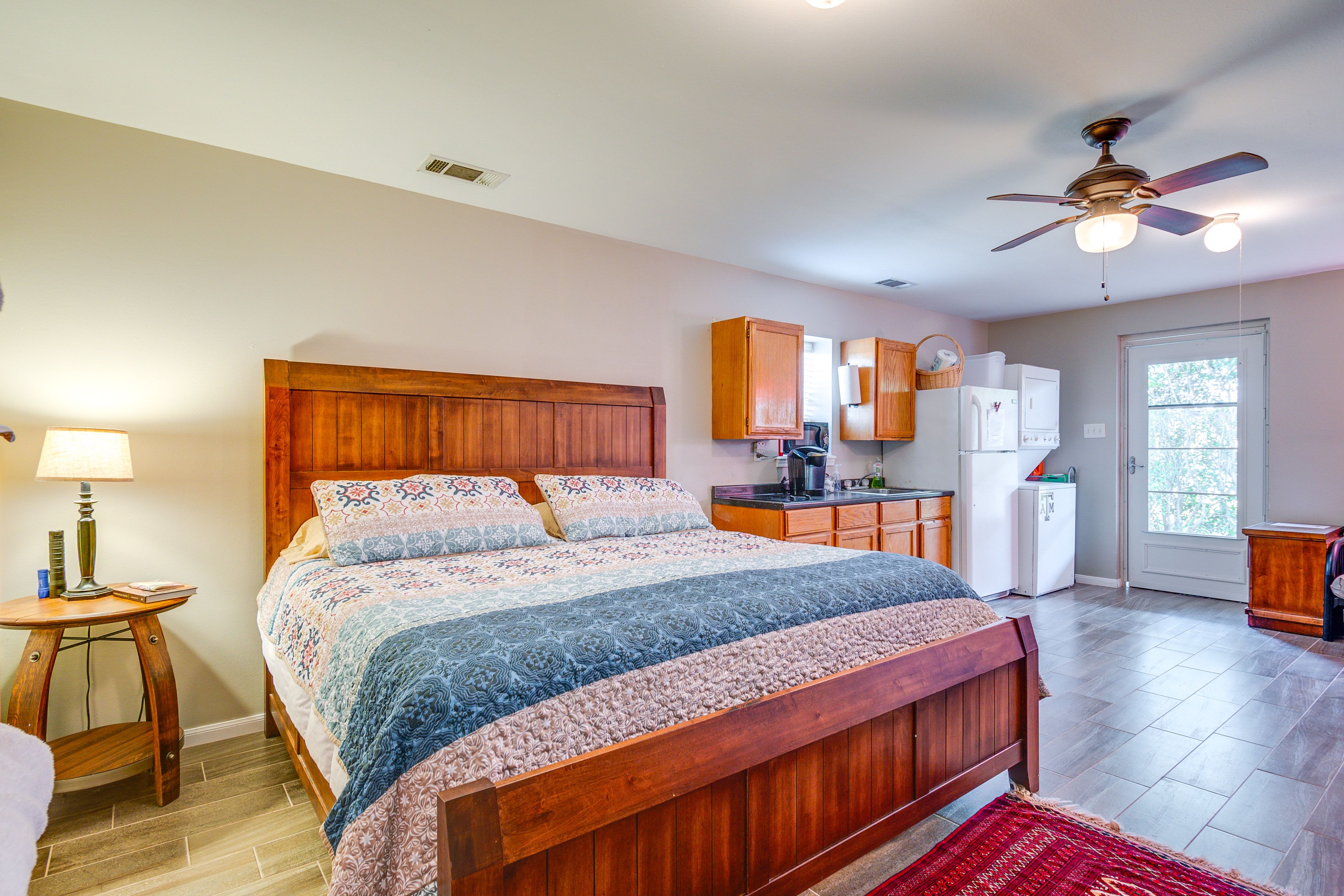 College Station Vacation Rental | Studio | 1BA | 500 Sq Ft | Small Step to Enter