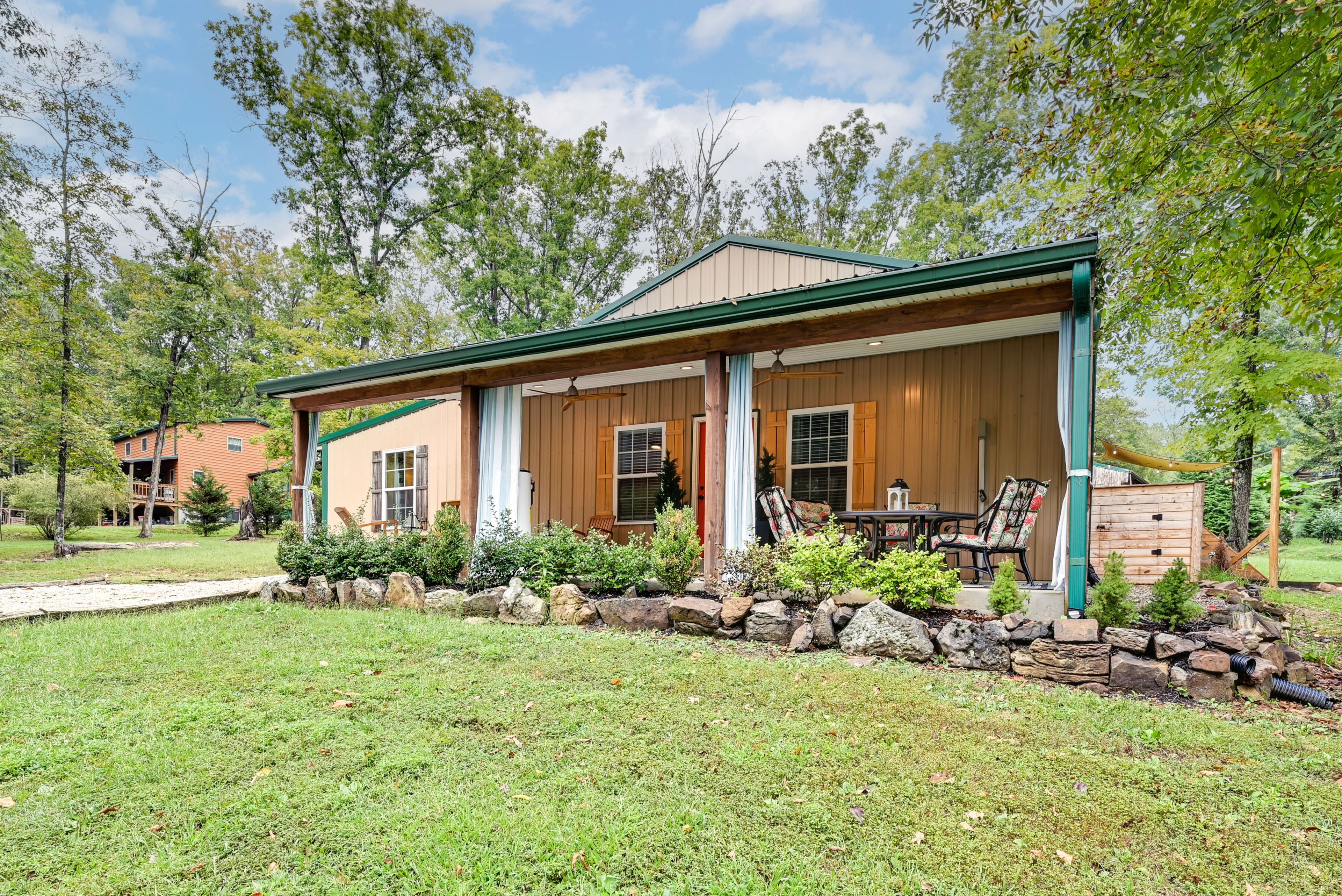 Clarkson Vacation Rental | 2BR | 1BA | 1,598 Sq Ft | 2 Steps to Enter