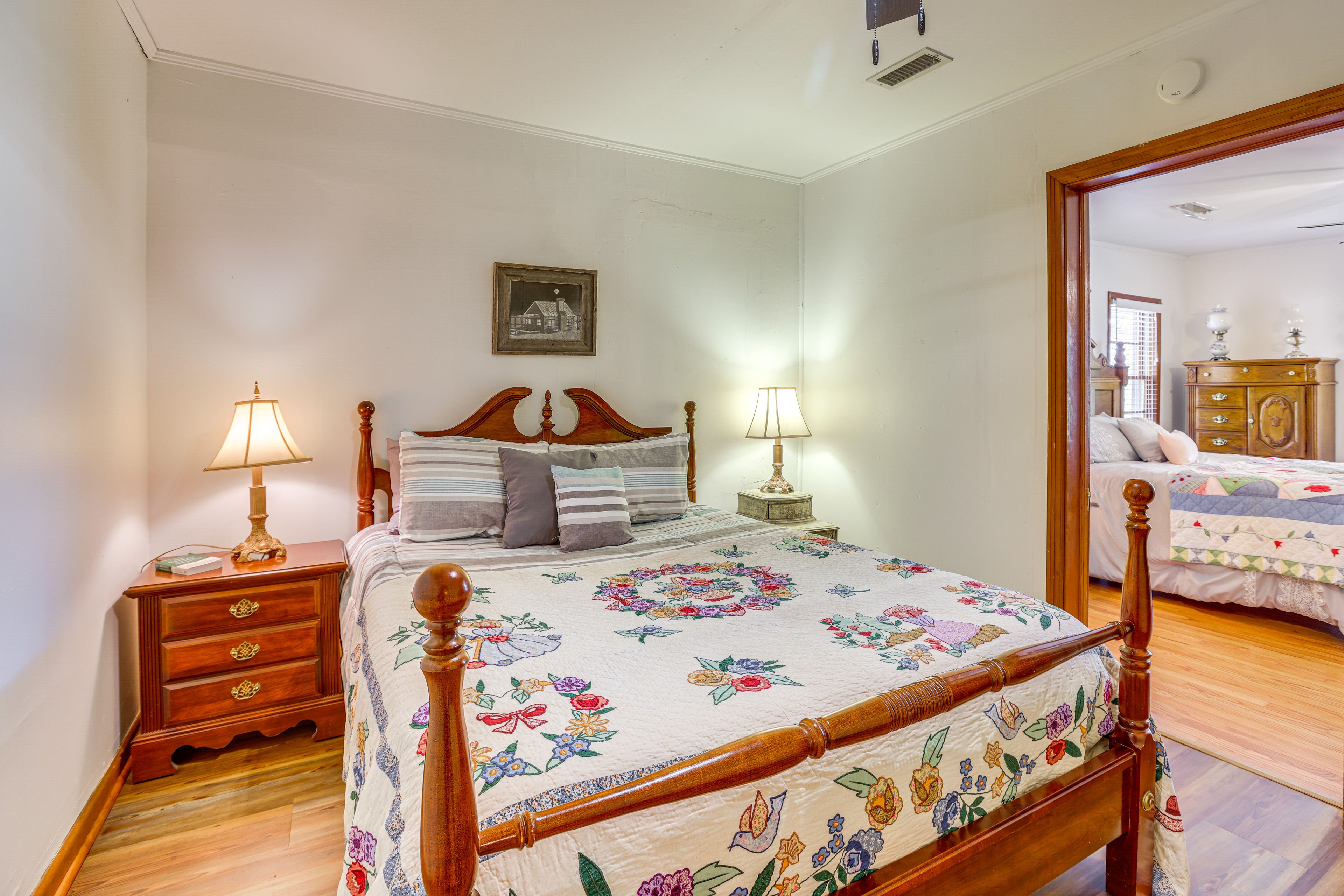 Bedroom 3 | Queen Bed