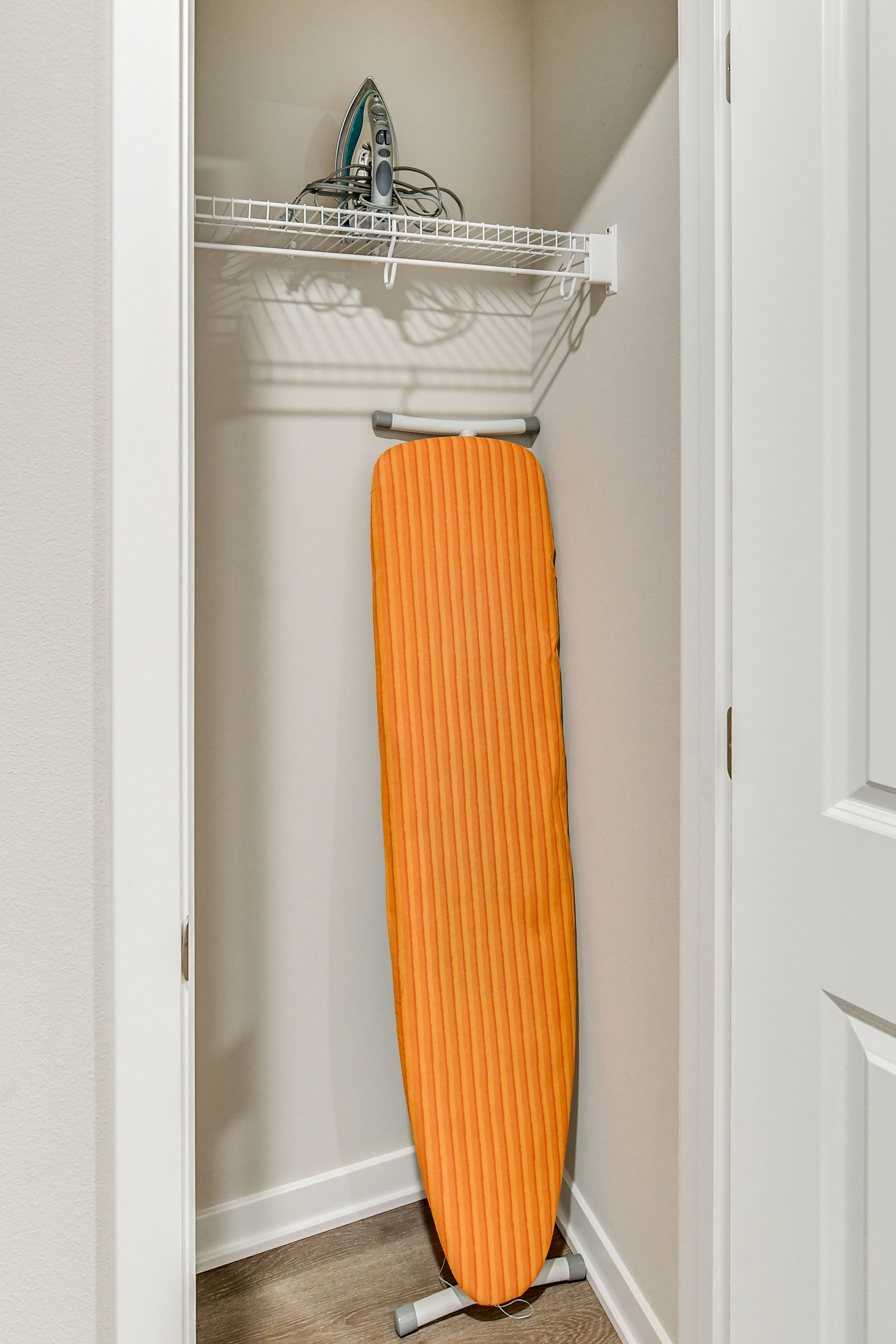 Iron/Board