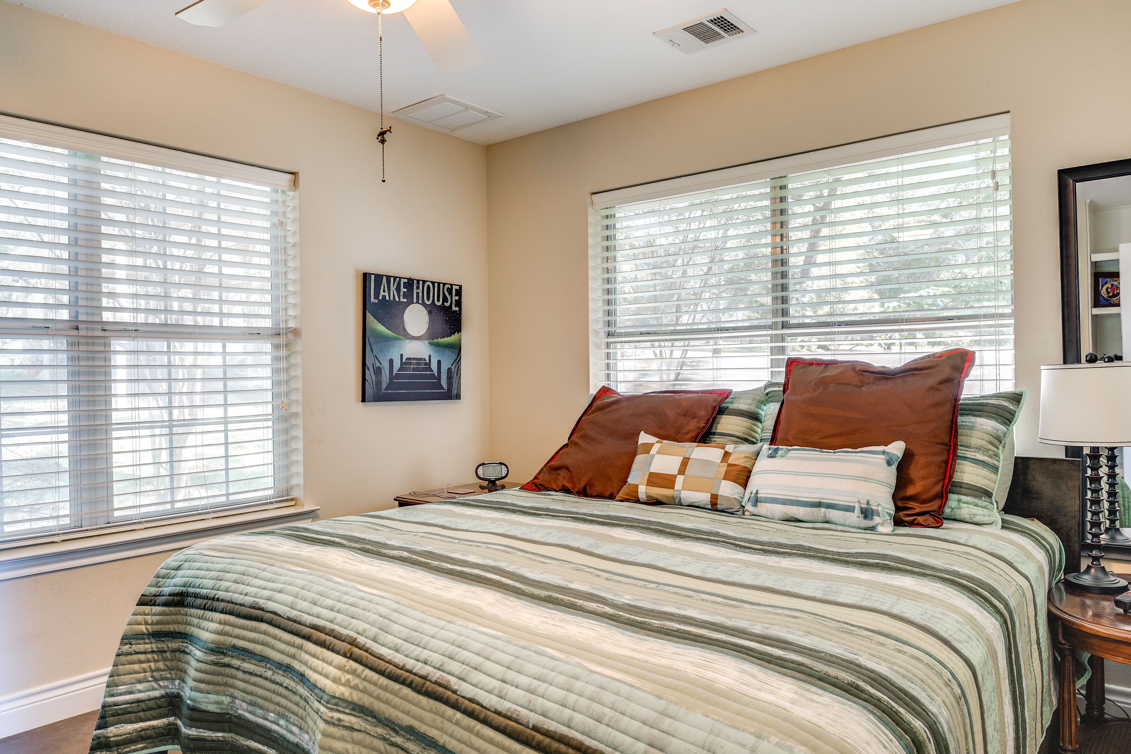 Bedroom 4 | 1st Floor | Queen Bed | Linens Provided
